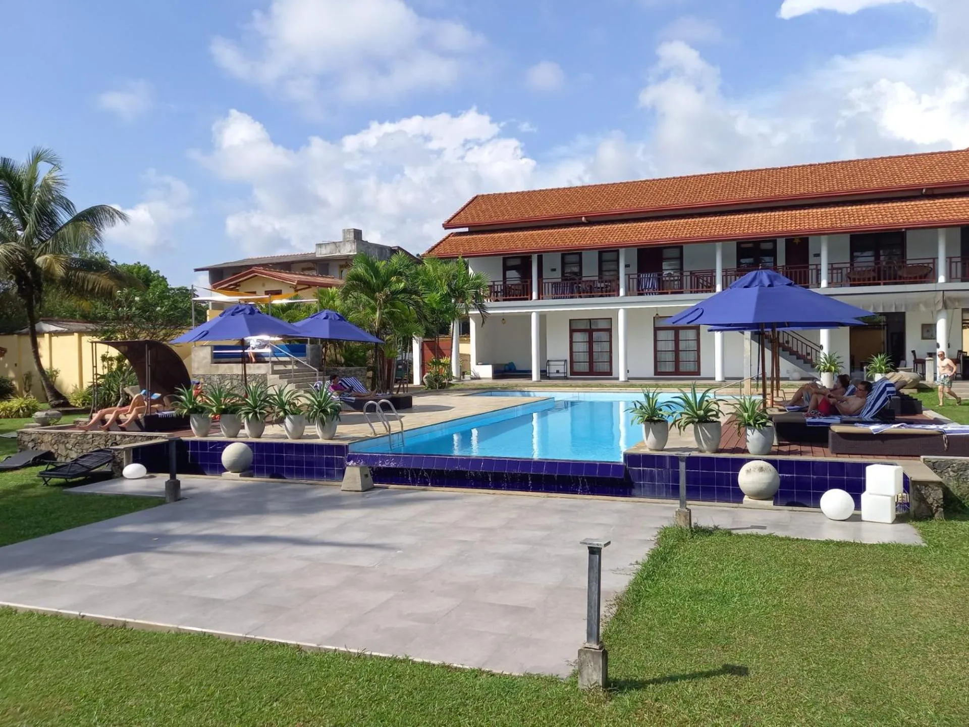 Swimming pool in IMAGINE Villa Hotel