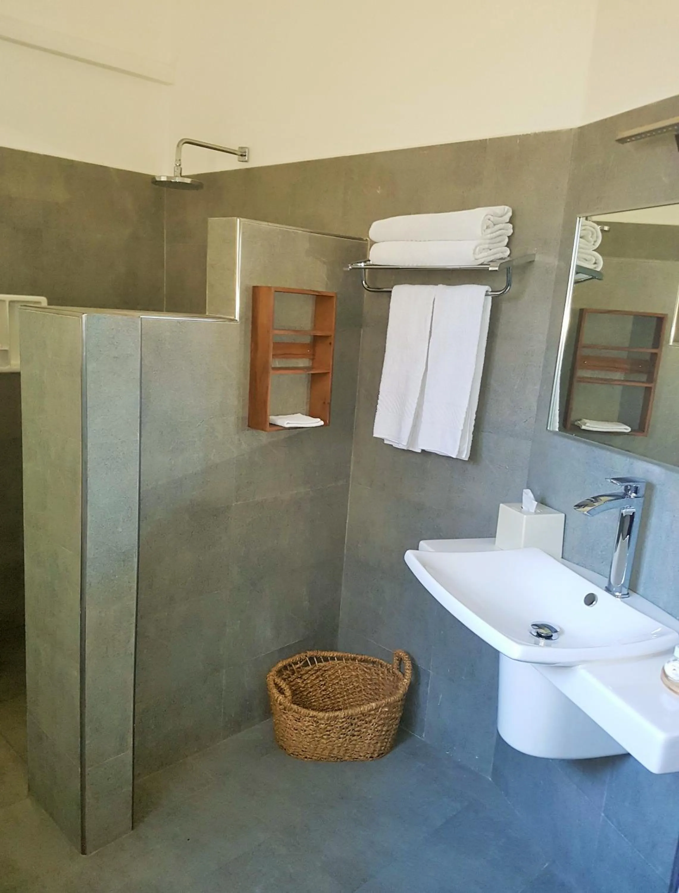 Bathroom in IMAGINE Villa Hotel