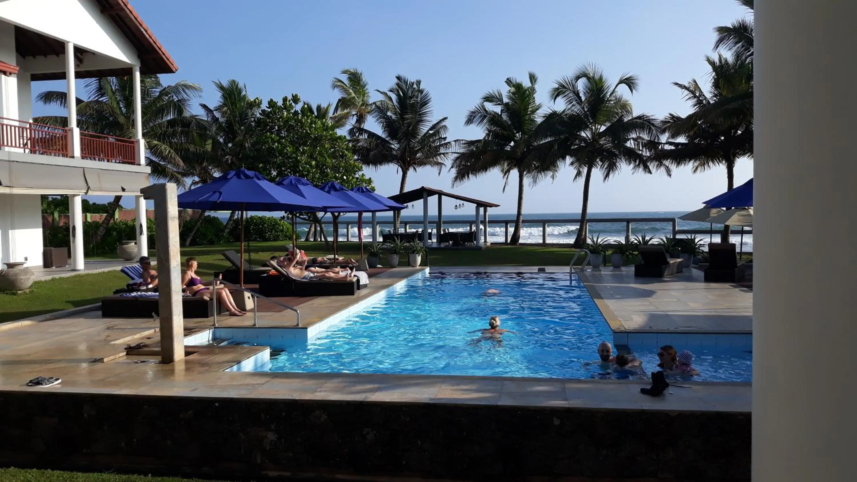 Swimming pool in IMAGINE Villa Hotel