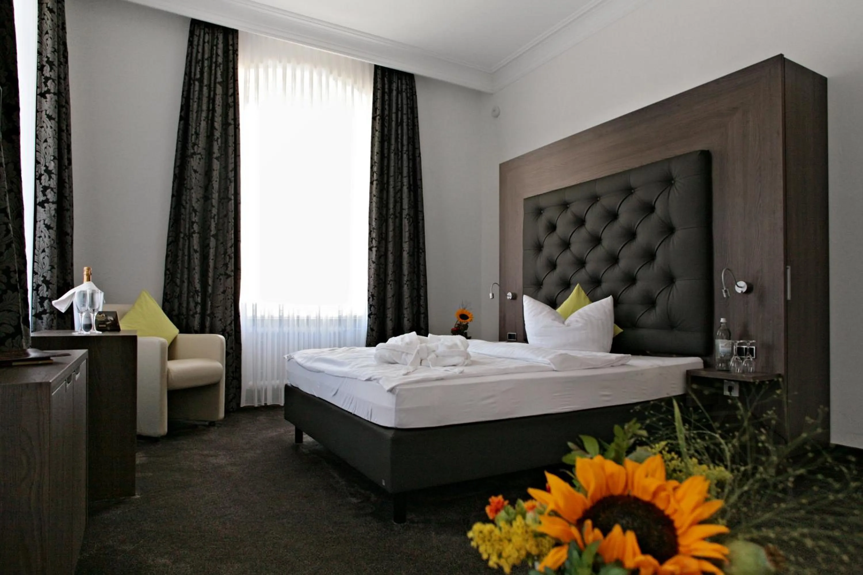Photo of the whole room, Bed in Badhotel Bad Brückenau