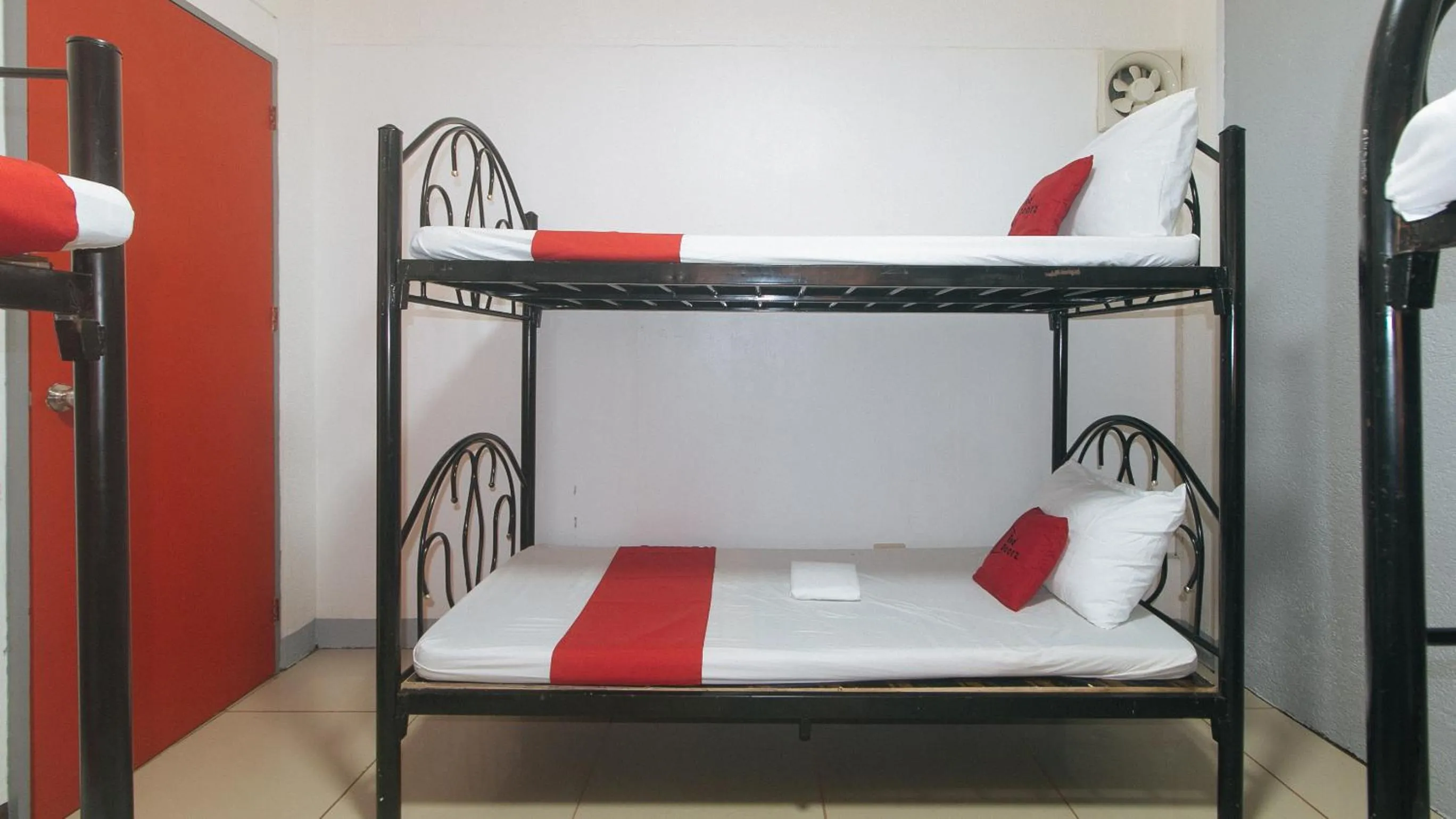 Bedroom, Bed in RedDoorz Plus near Tambo Paranaque