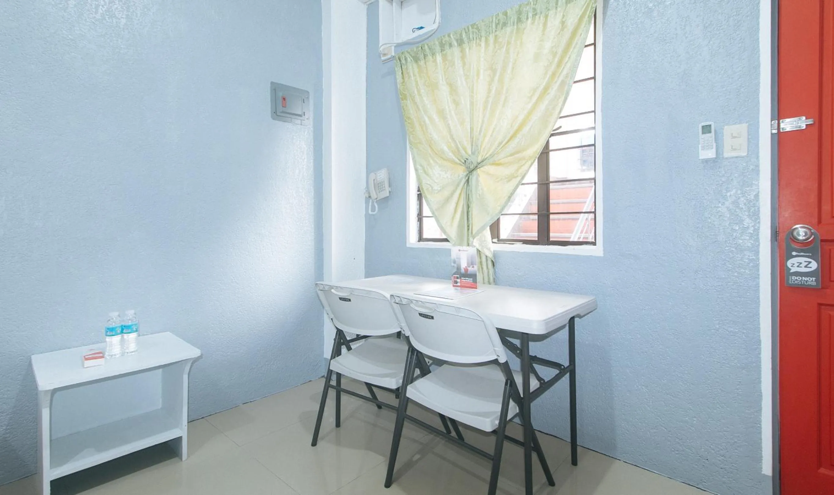 Dining area in RedDoorz Plus near Tambo Paranaque