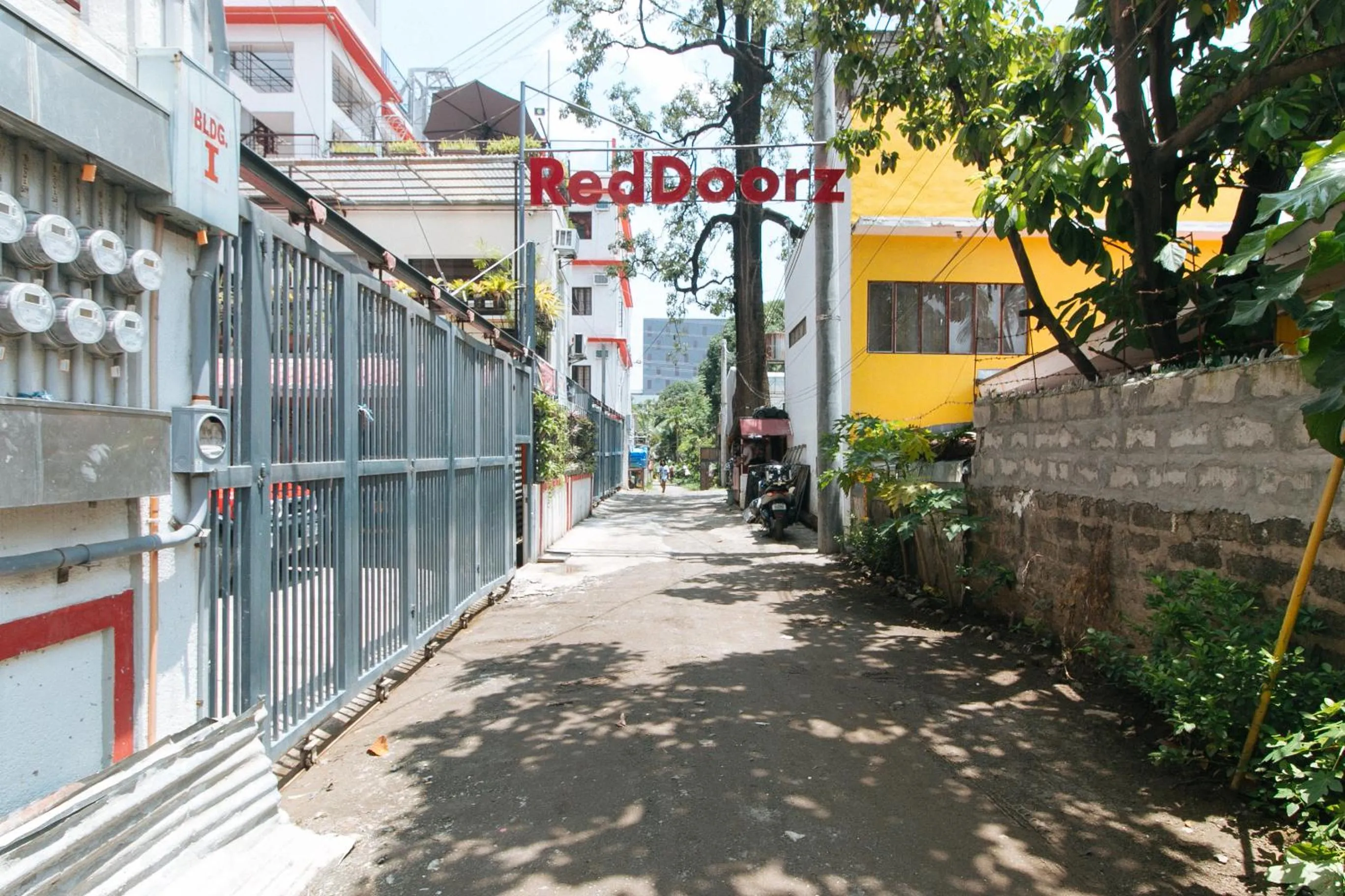 Property building in RedDoorz Plus near Tambo Paranaque