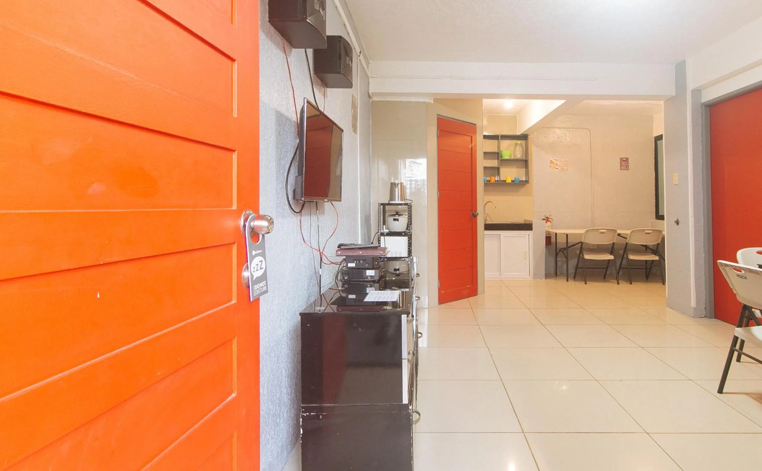 Dining area in RedDoorz Plus near Tambo Paranaque