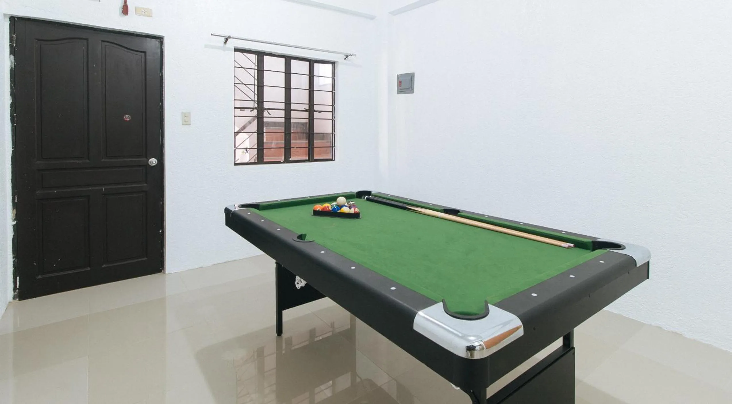 Billiard in RedDoorz Plus near Tambo Paranaque