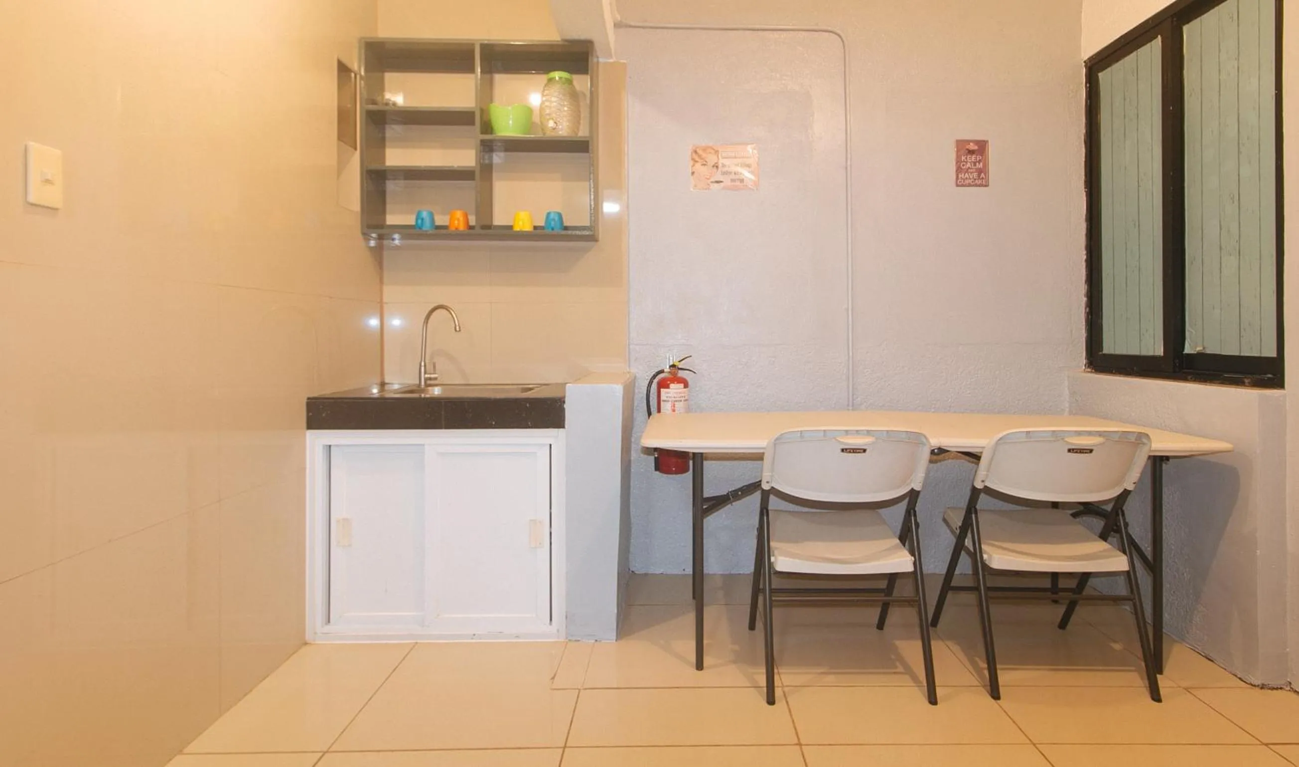 Kitchen or kitchenette in RedDoorz Plus near Tambo Paranaque