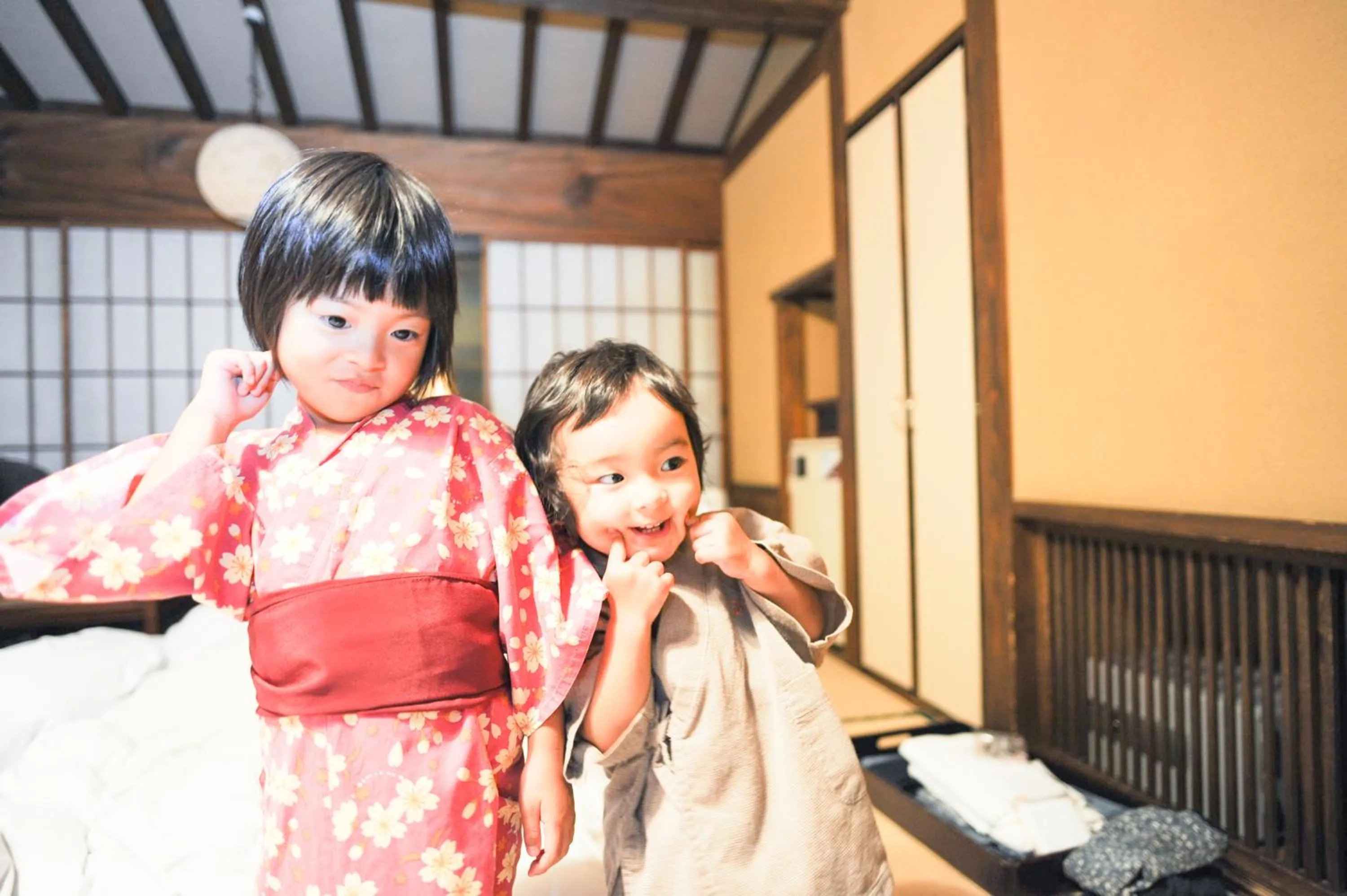 children in Fumoto Ryokan