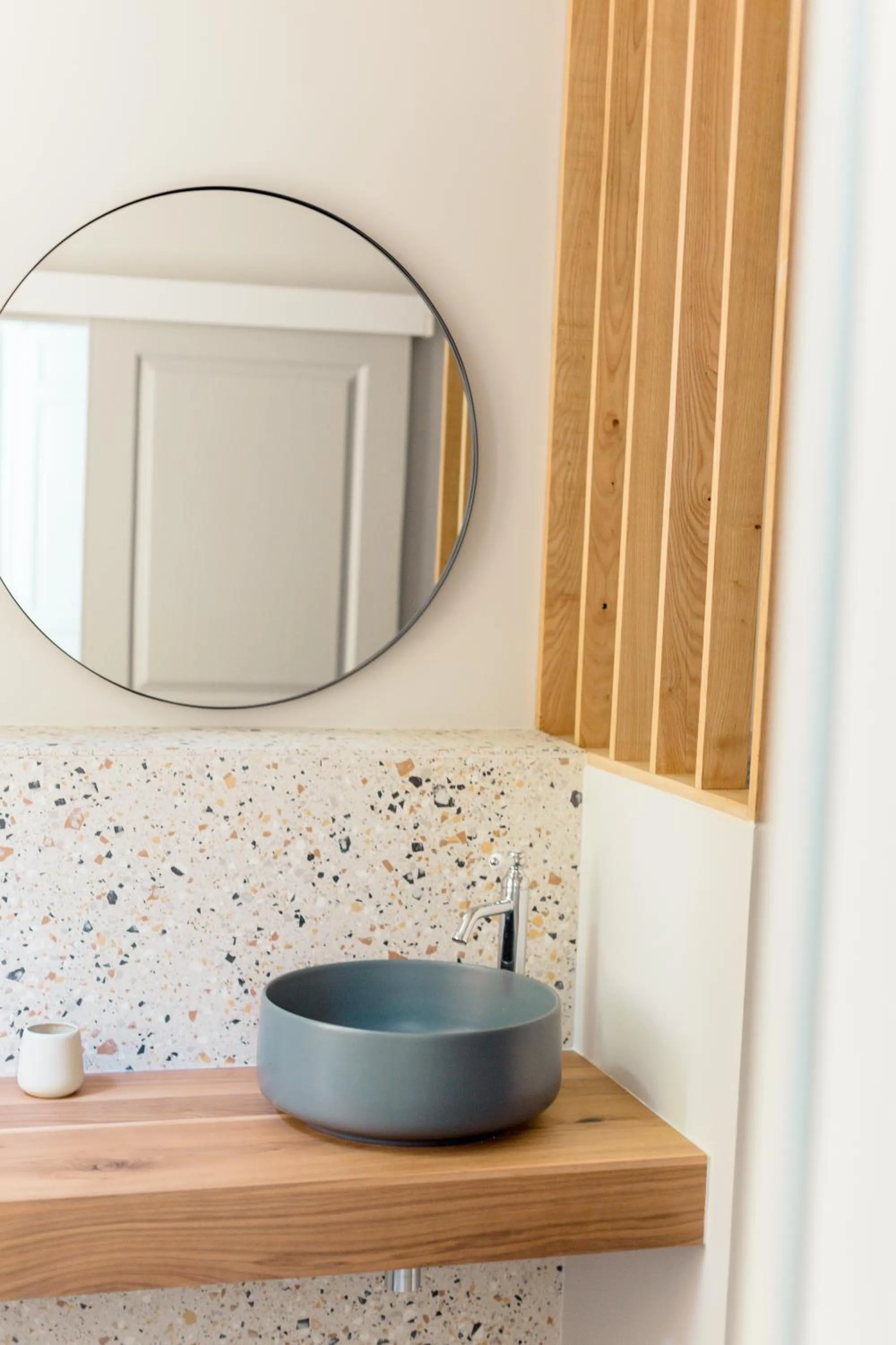 Bathroom in UNE HISTOIRE DE FAMILLE