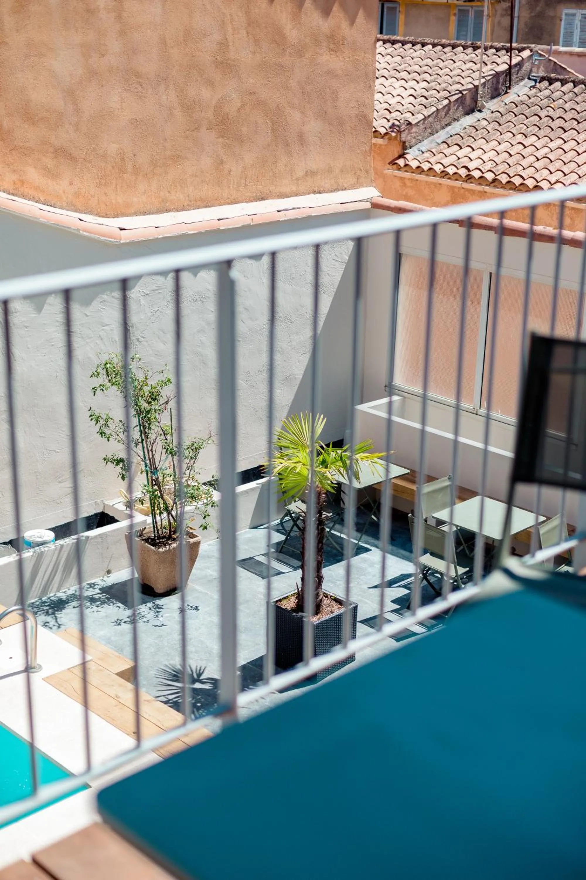 Balcony/Terrace in UNE HISTOIRE DE FAMILLE