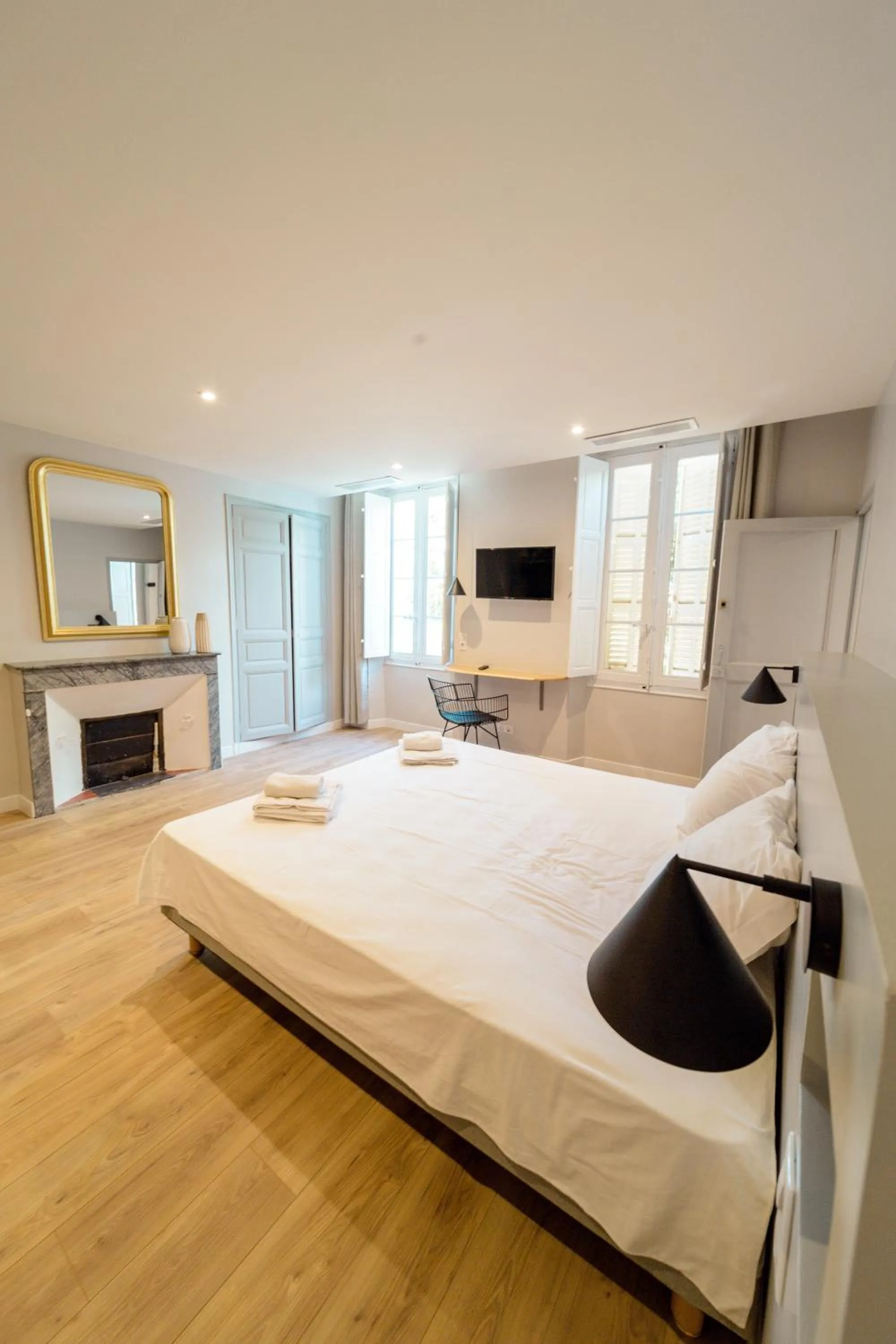 Bedroom, Bed in UNE HISTOIRE DE FAMILLE