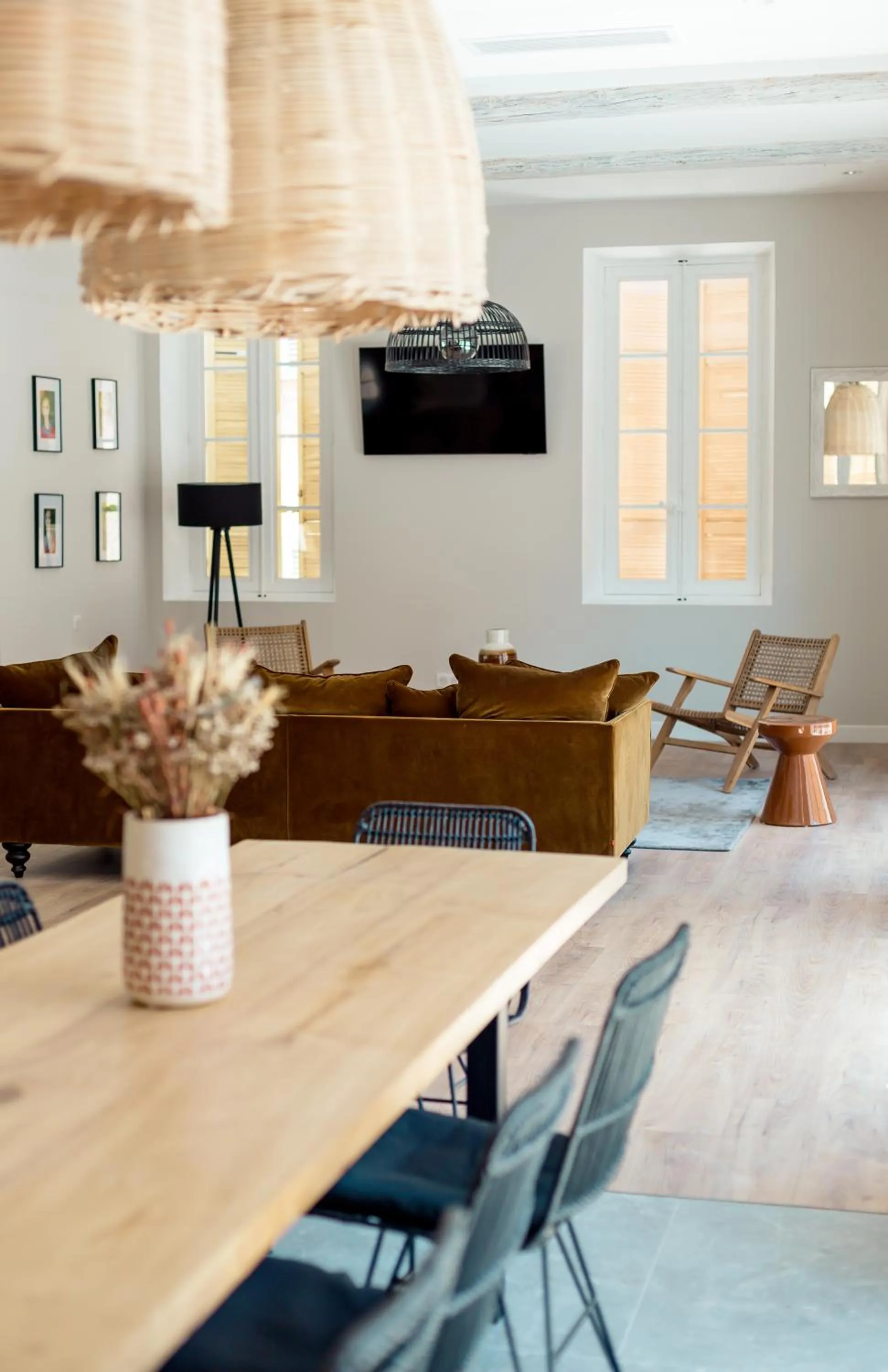 Lounge or bar in UNE HISTOIRE DE FAMILLE