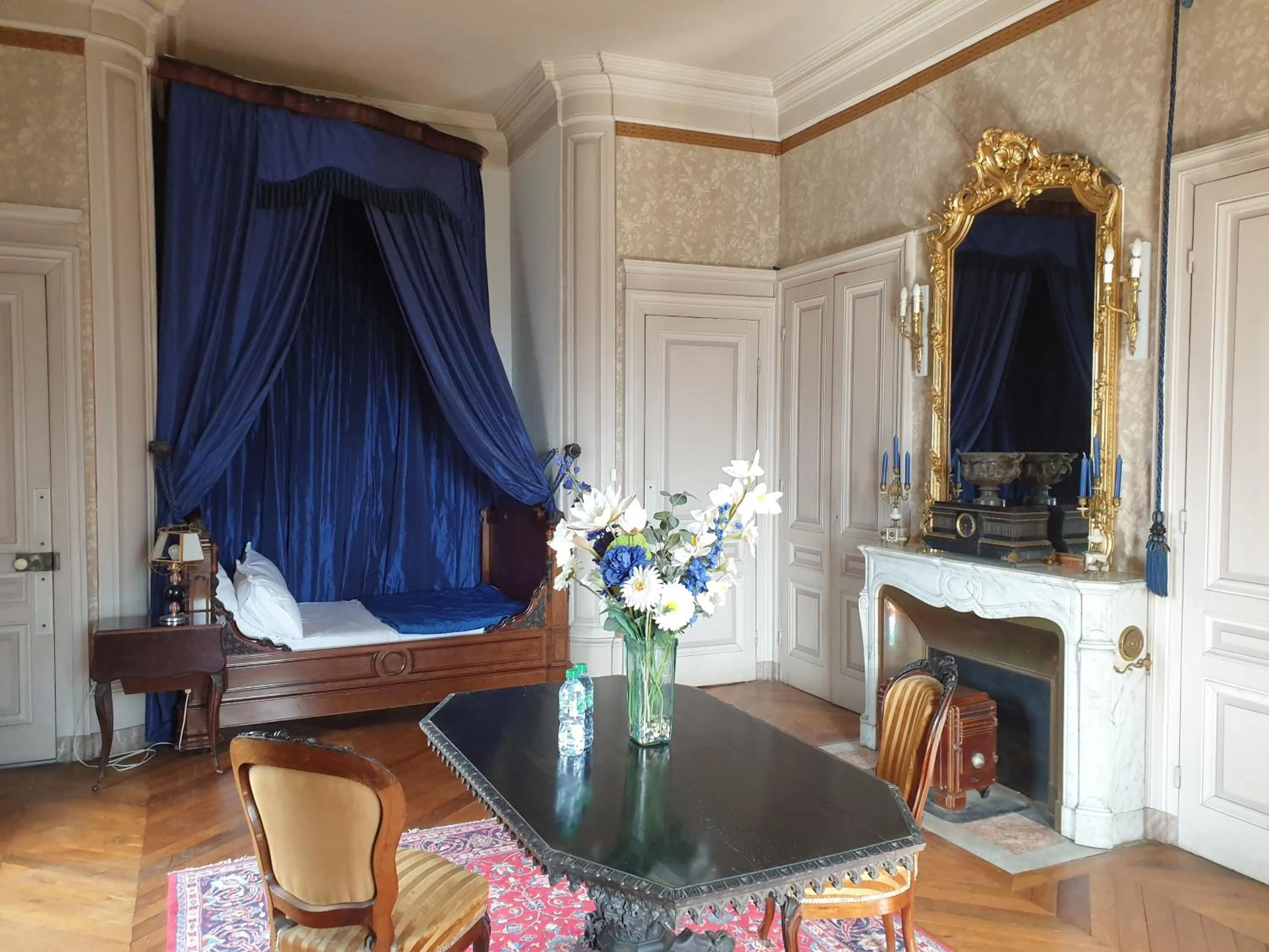 Deluxe Double Room in Château de Saint Bonnet les Oules