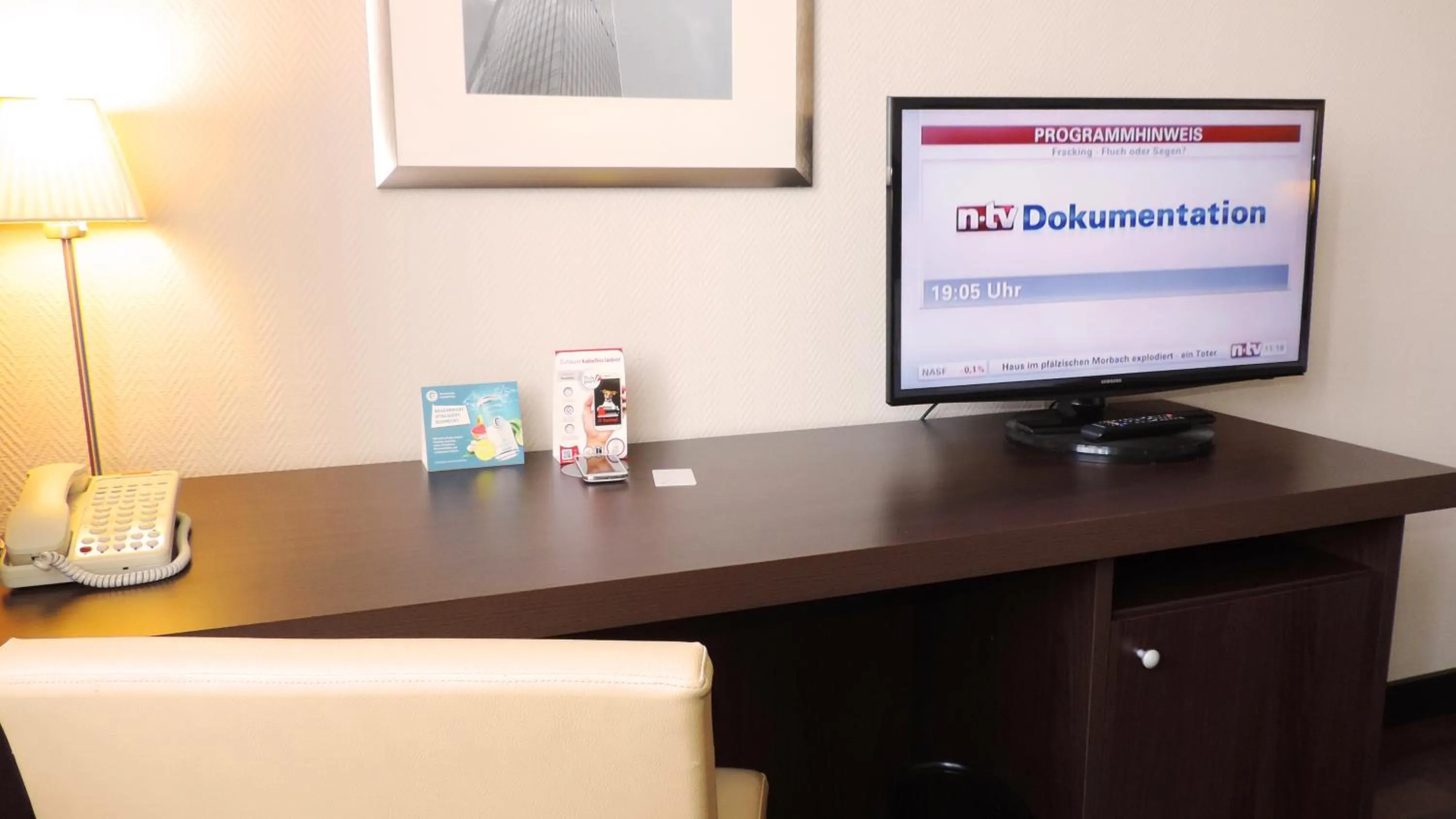 TV and multimedia in Trip Inn Frankfurt Nordwestzentrum