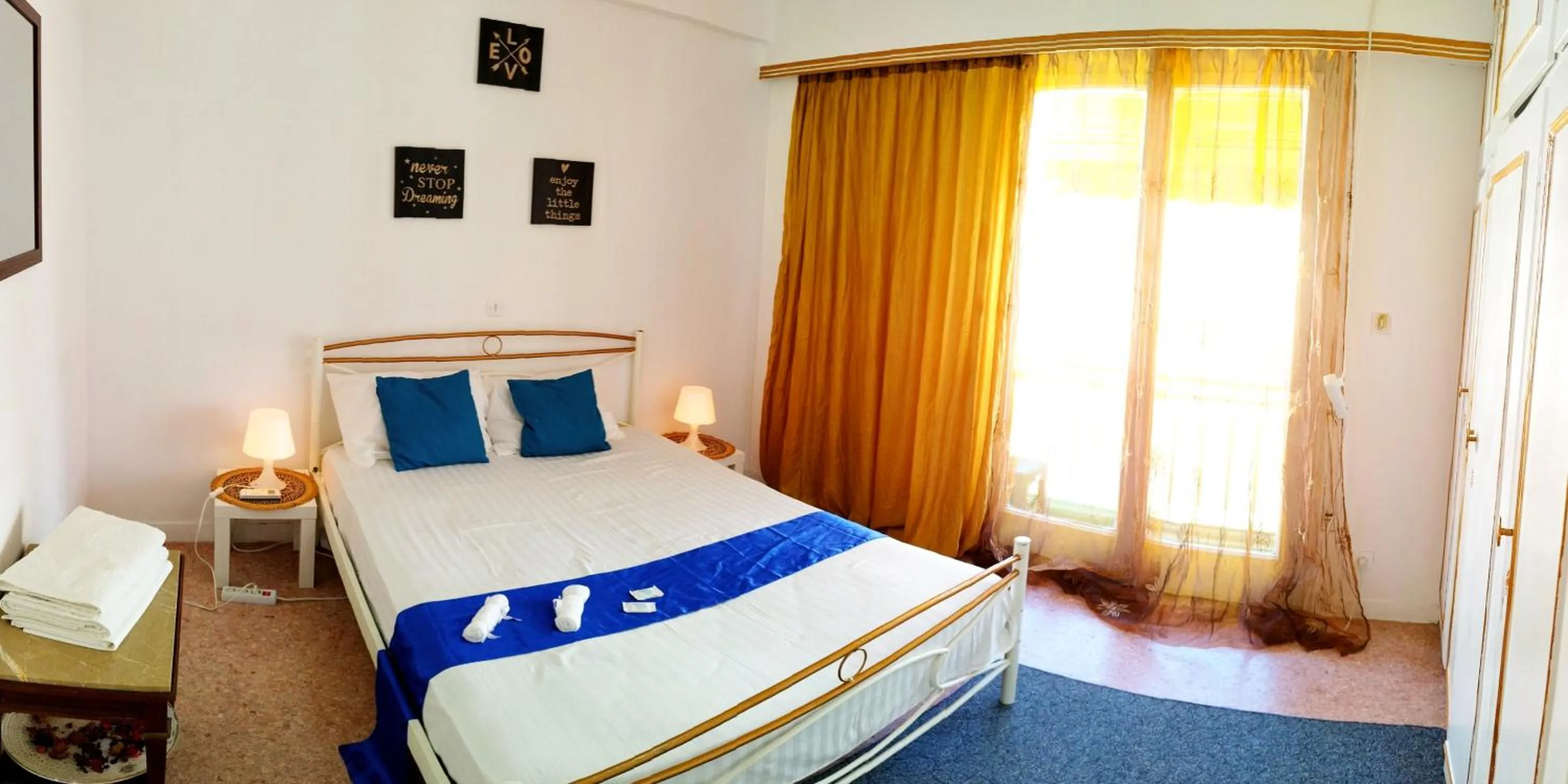 Bed in Cozy room in quiet neighbourhood