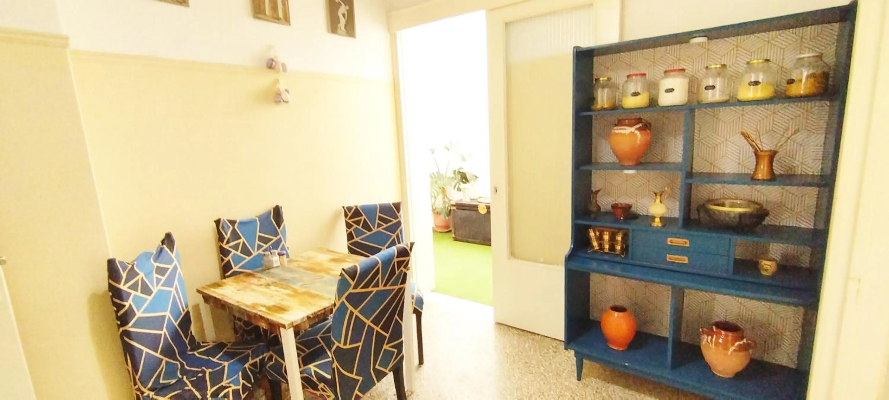 Cozy room in quiet neighbourhood