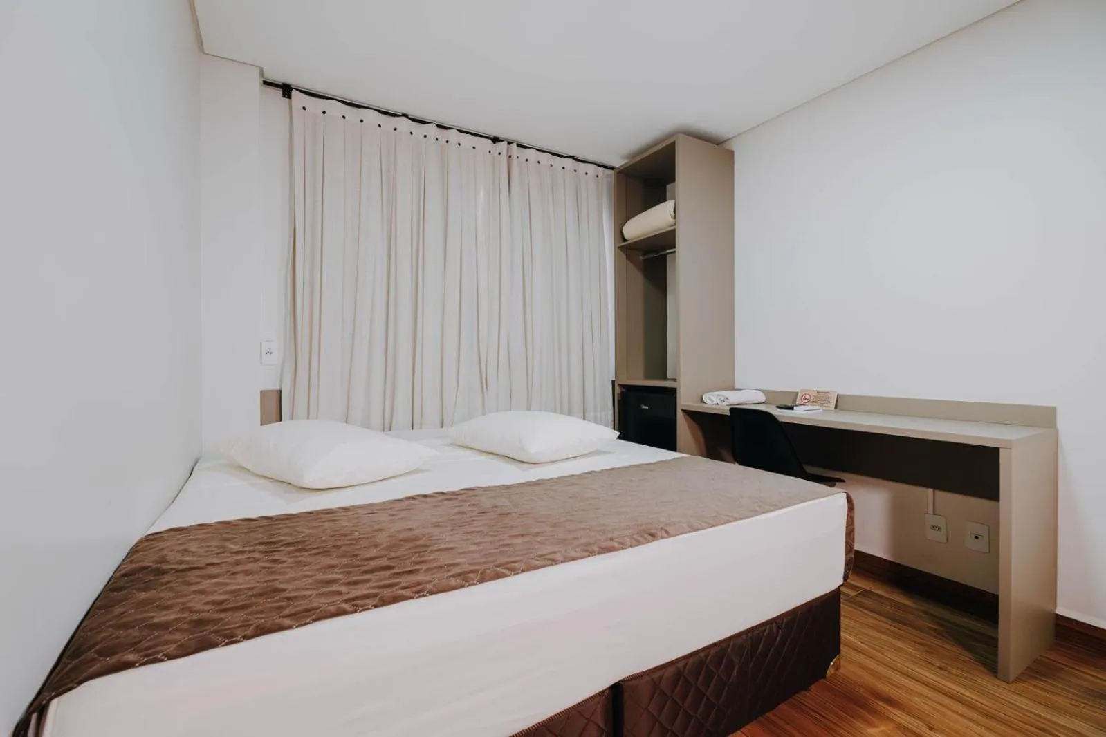 Bedroom, Bed in Arca's Executive Hotel