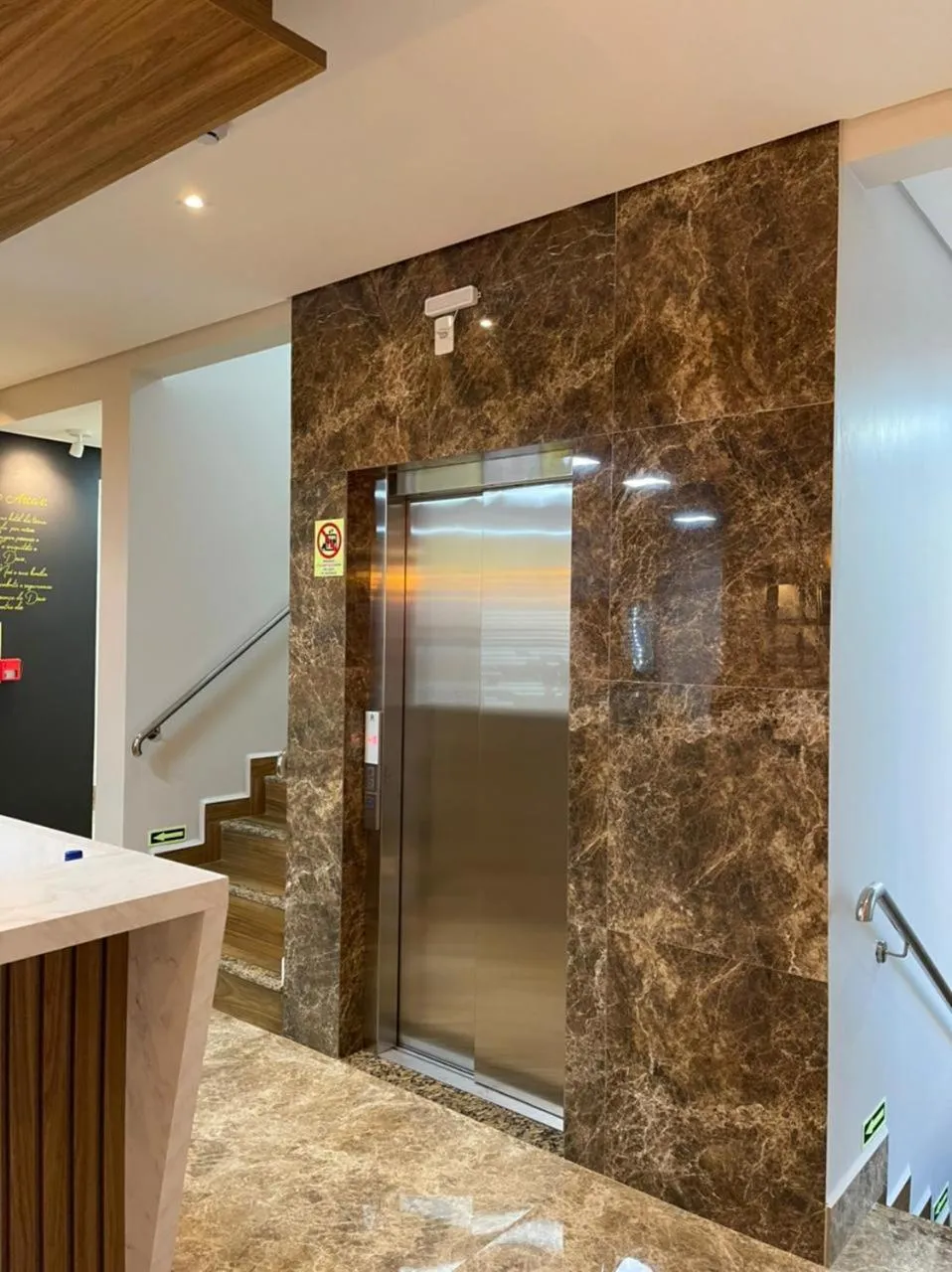 elevator in Arca's Executive Hotel