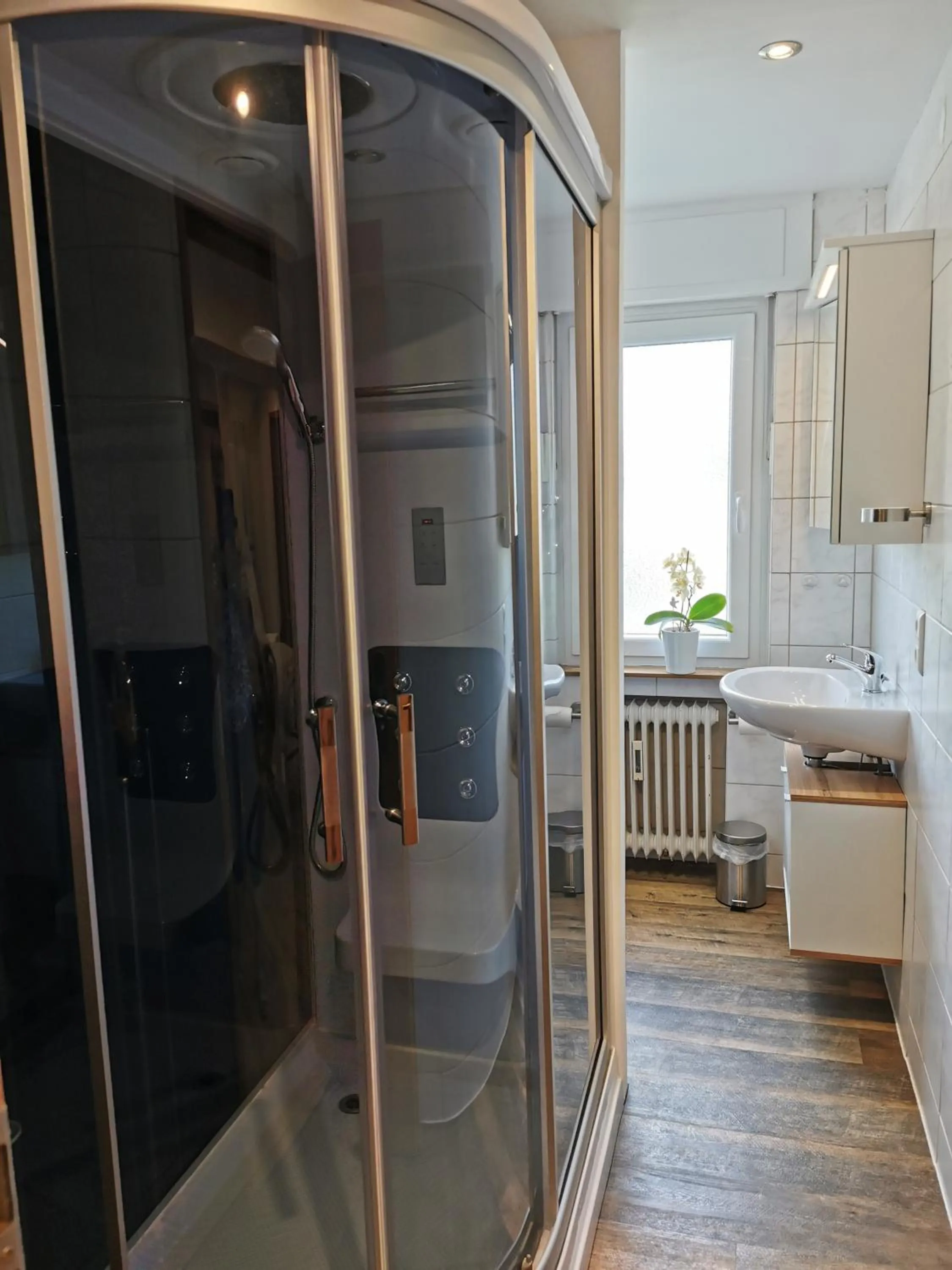 Shower in Hotel Mainperle