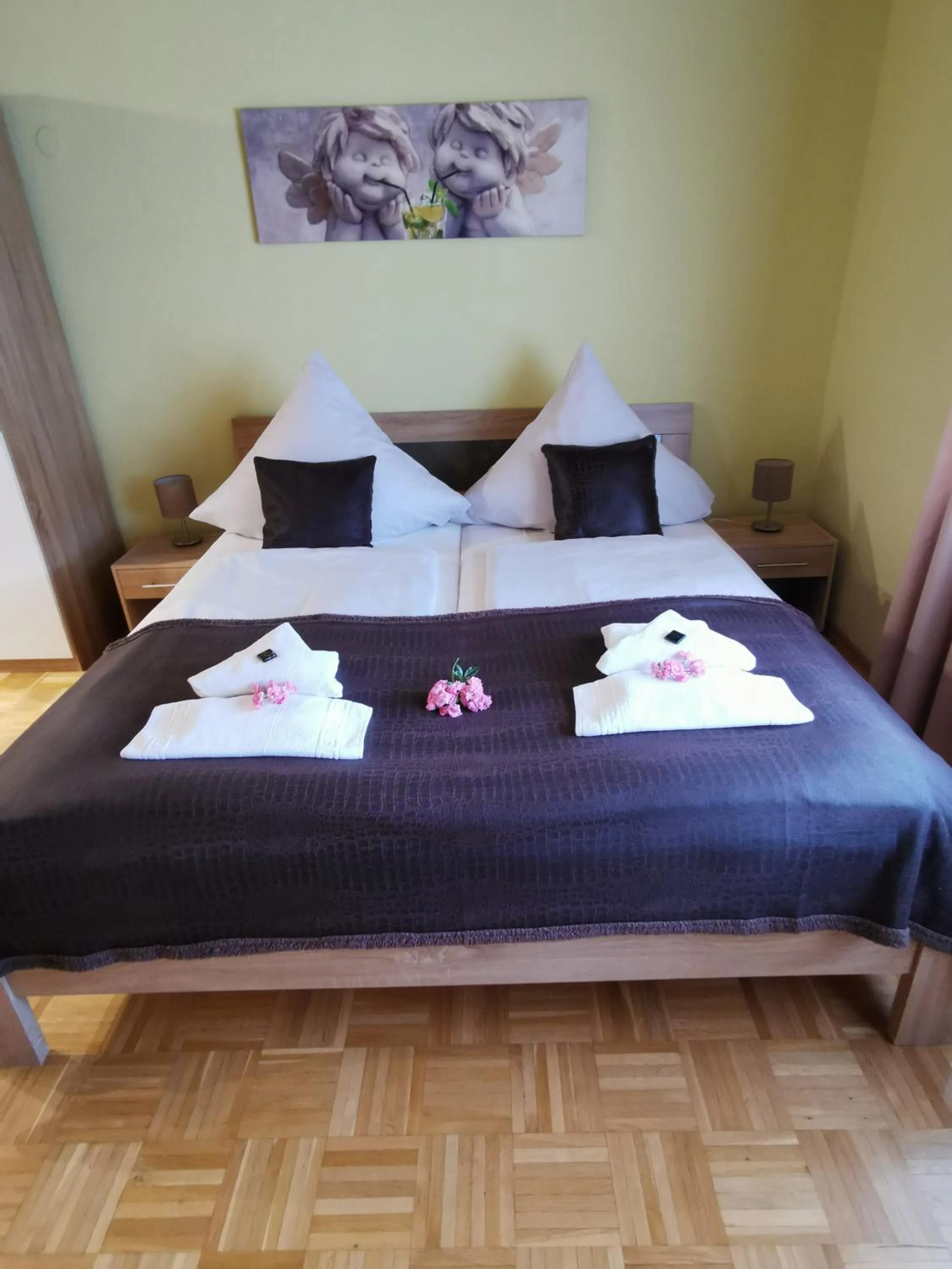 Bed in Hotel Mainperle