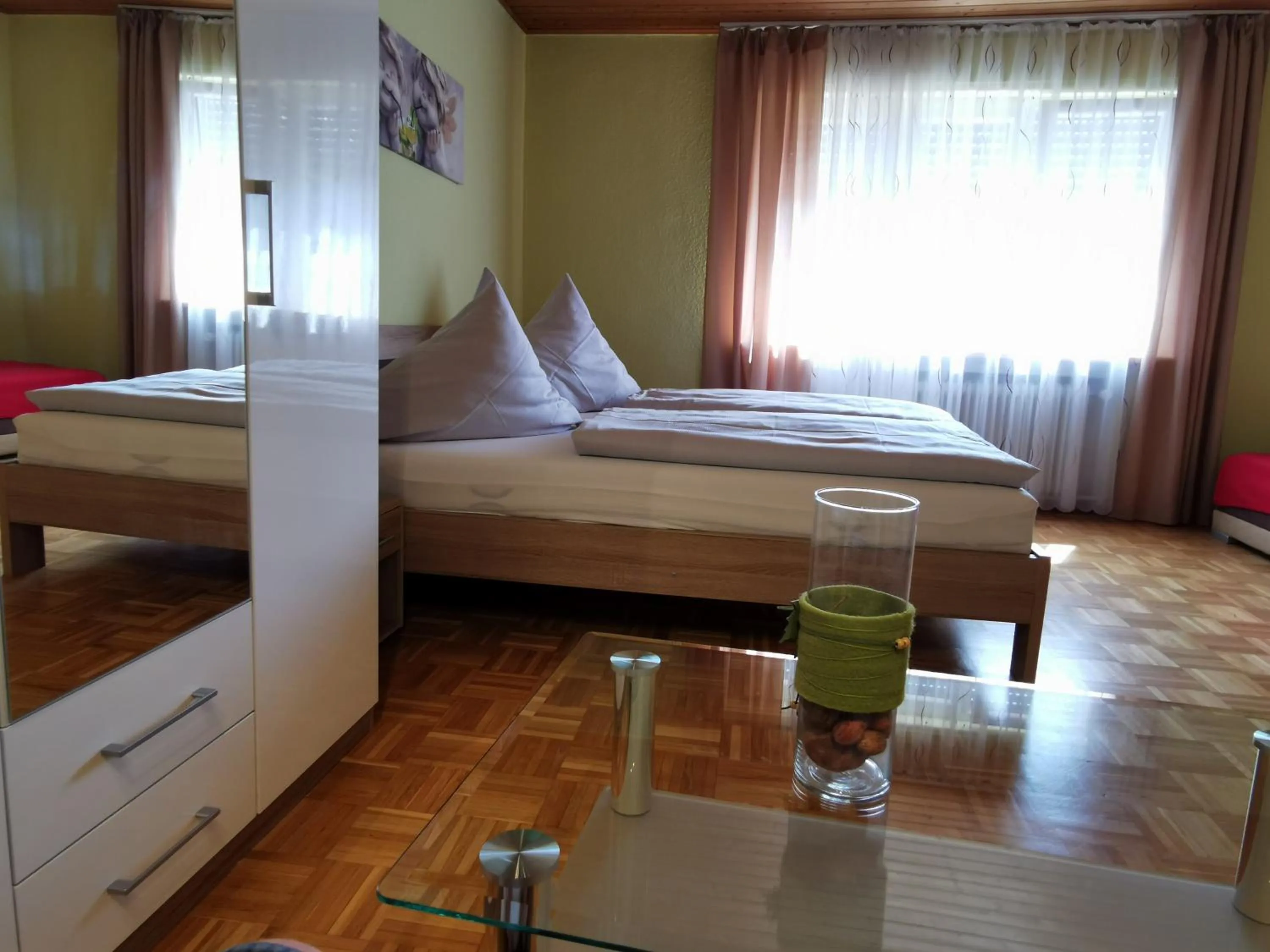 Decorative detail, Bed in Hotel Mainperle