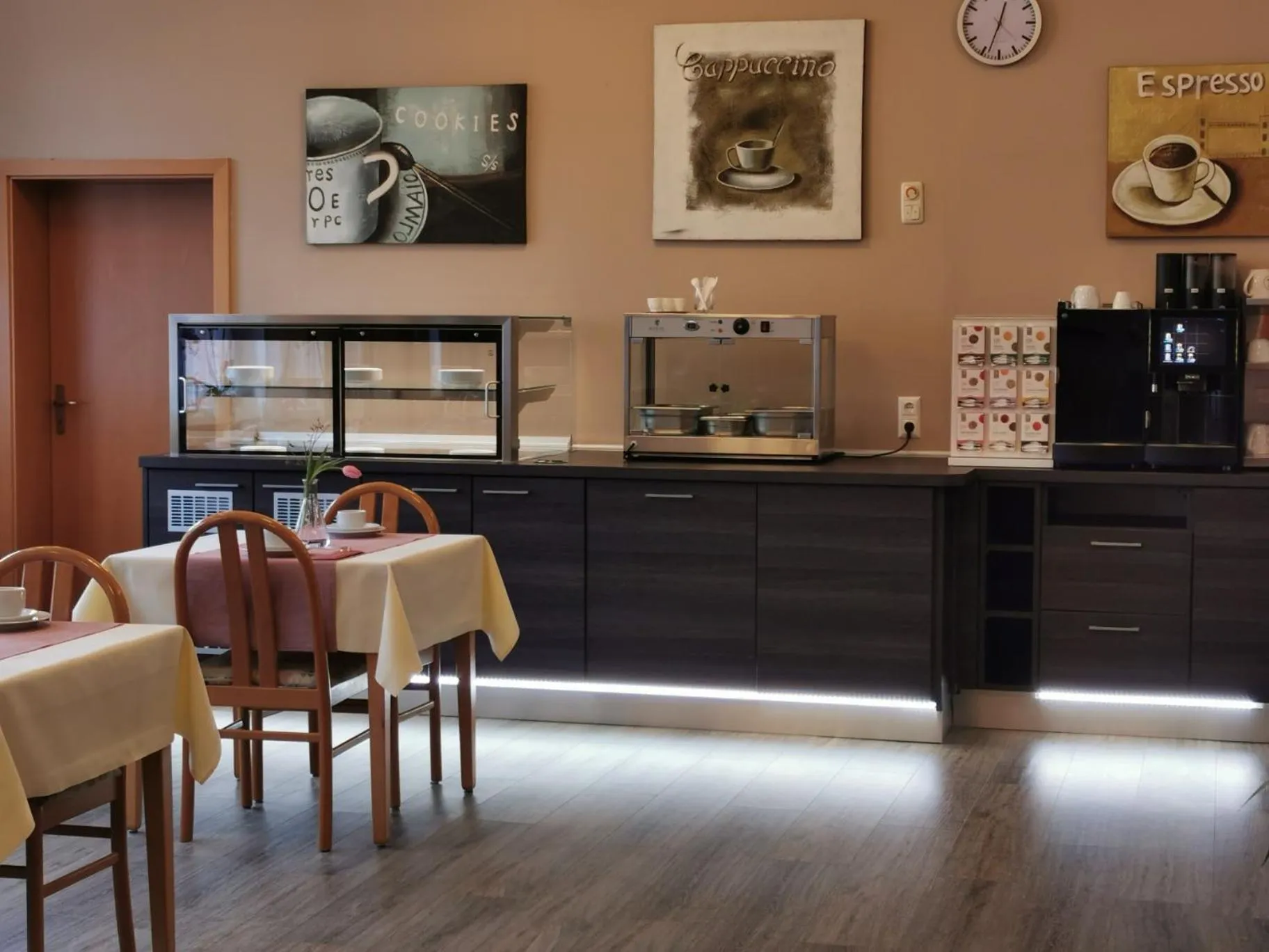 Breakfast in Hotel Mainperle