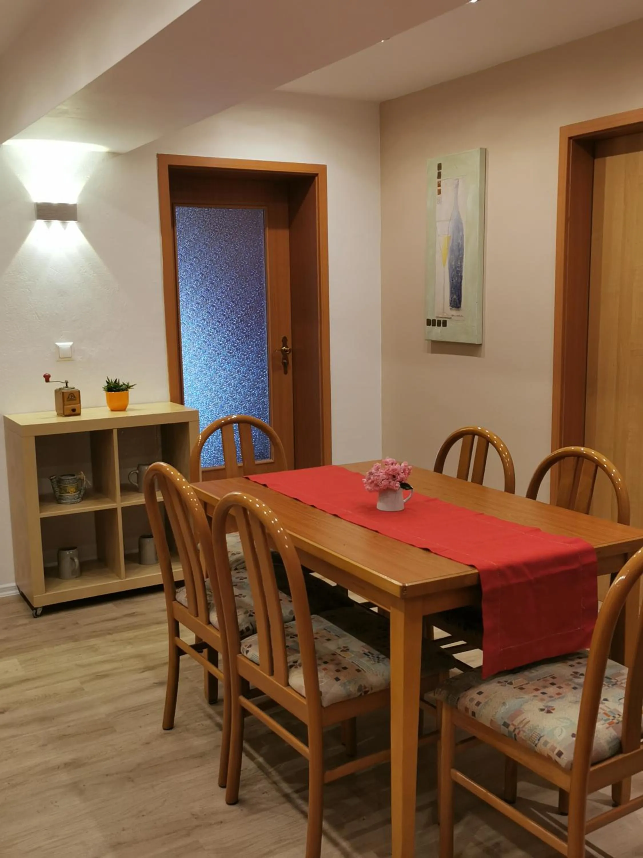 Photo of the whole room in Hotel Mainperle