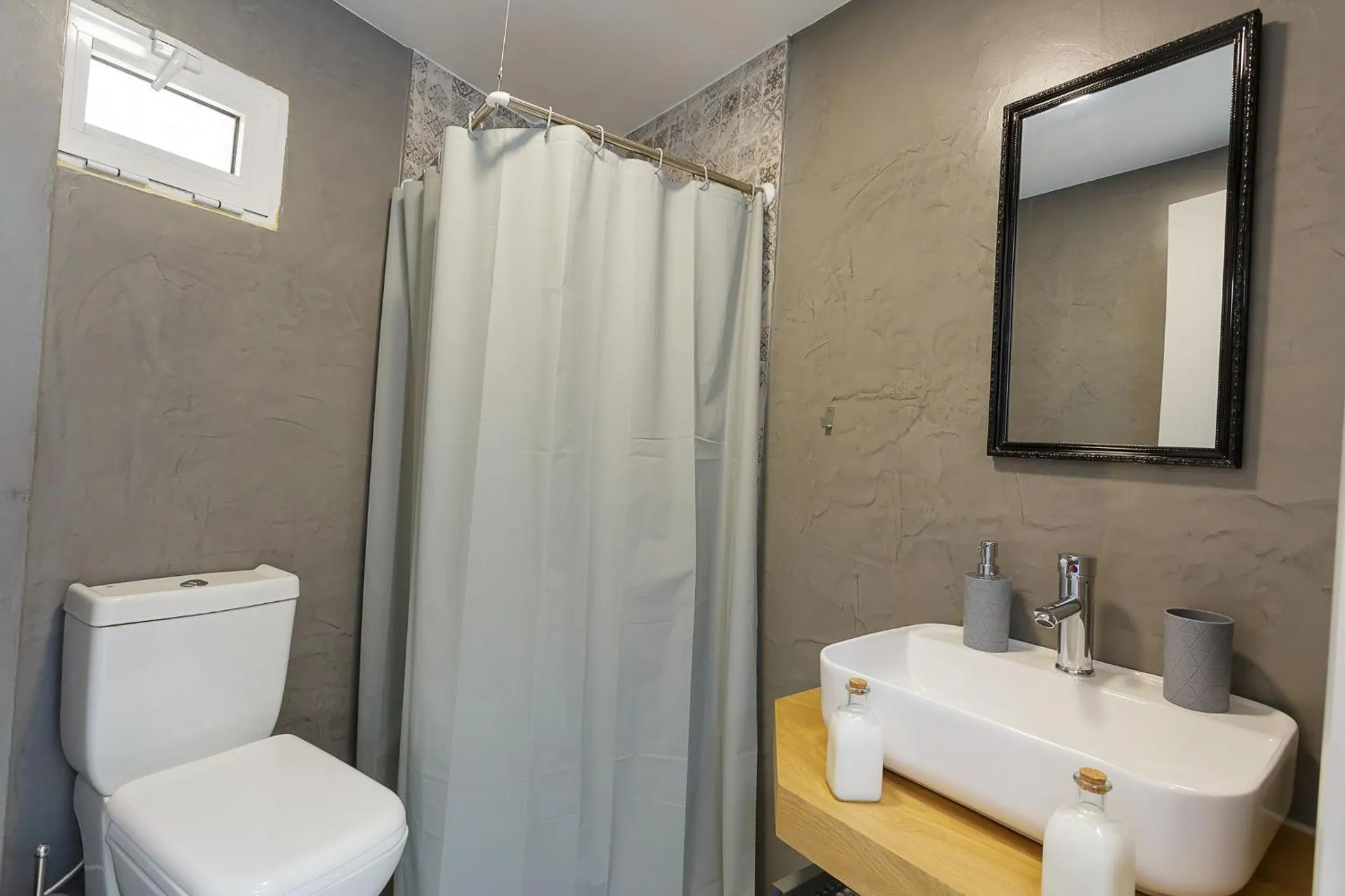 Toilet in Sole Mare Seaside Apartments