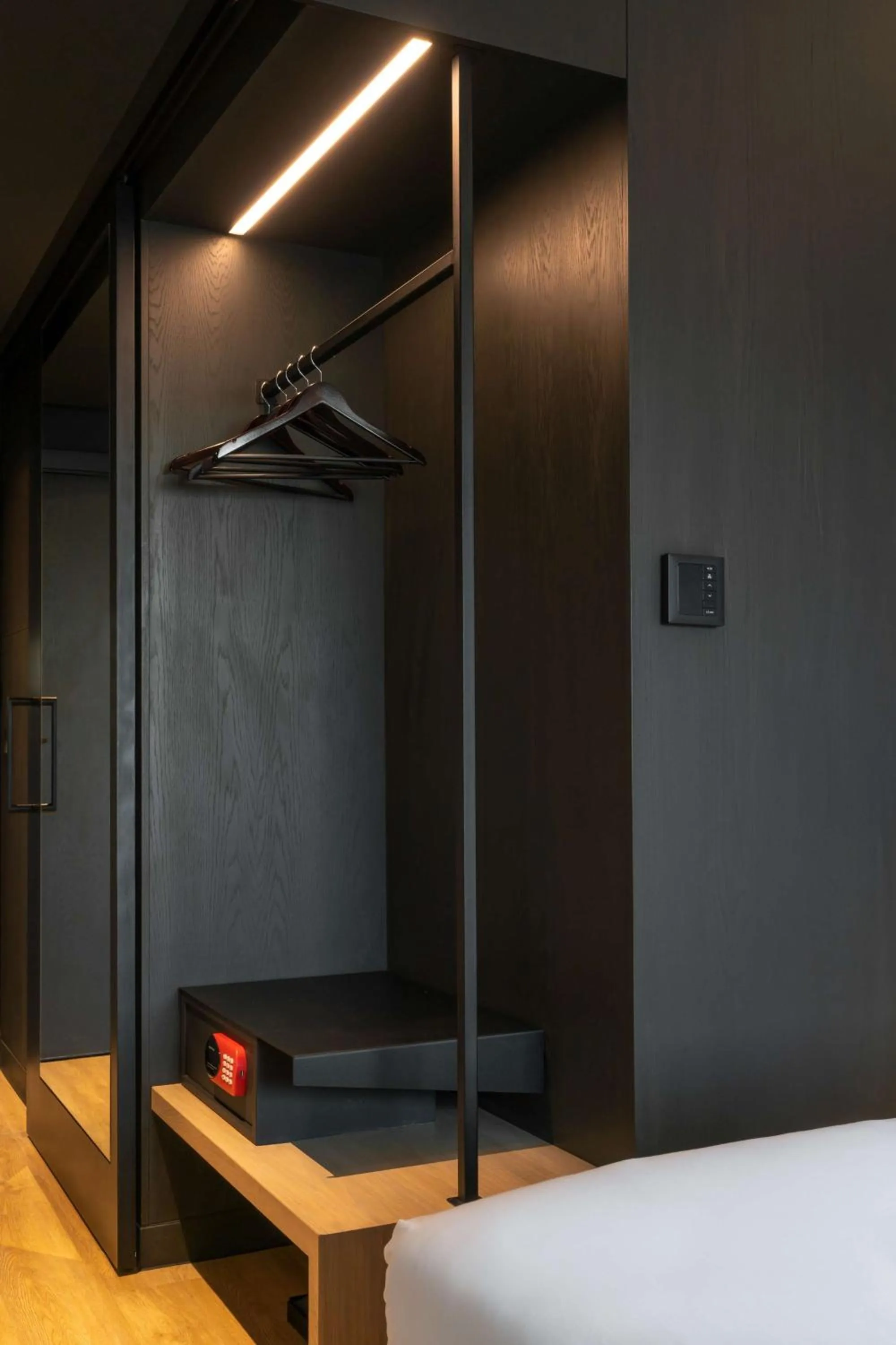 Photo of the whole room, Bed in Radisson RED Hotel Johannesburg Rosebank