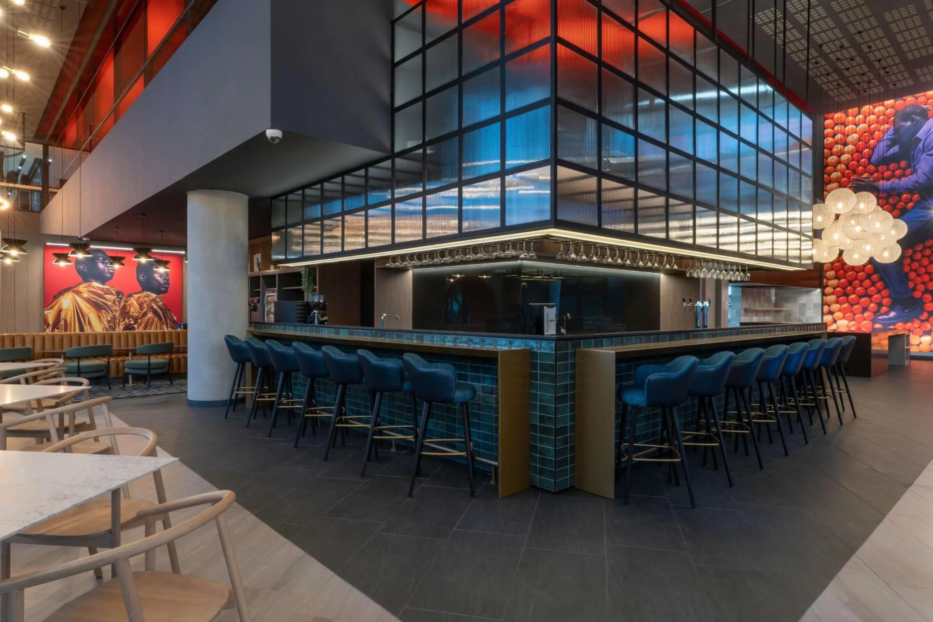 Restaurant/places to eat in Radisson RED Hotel Johannesburg Rosebank