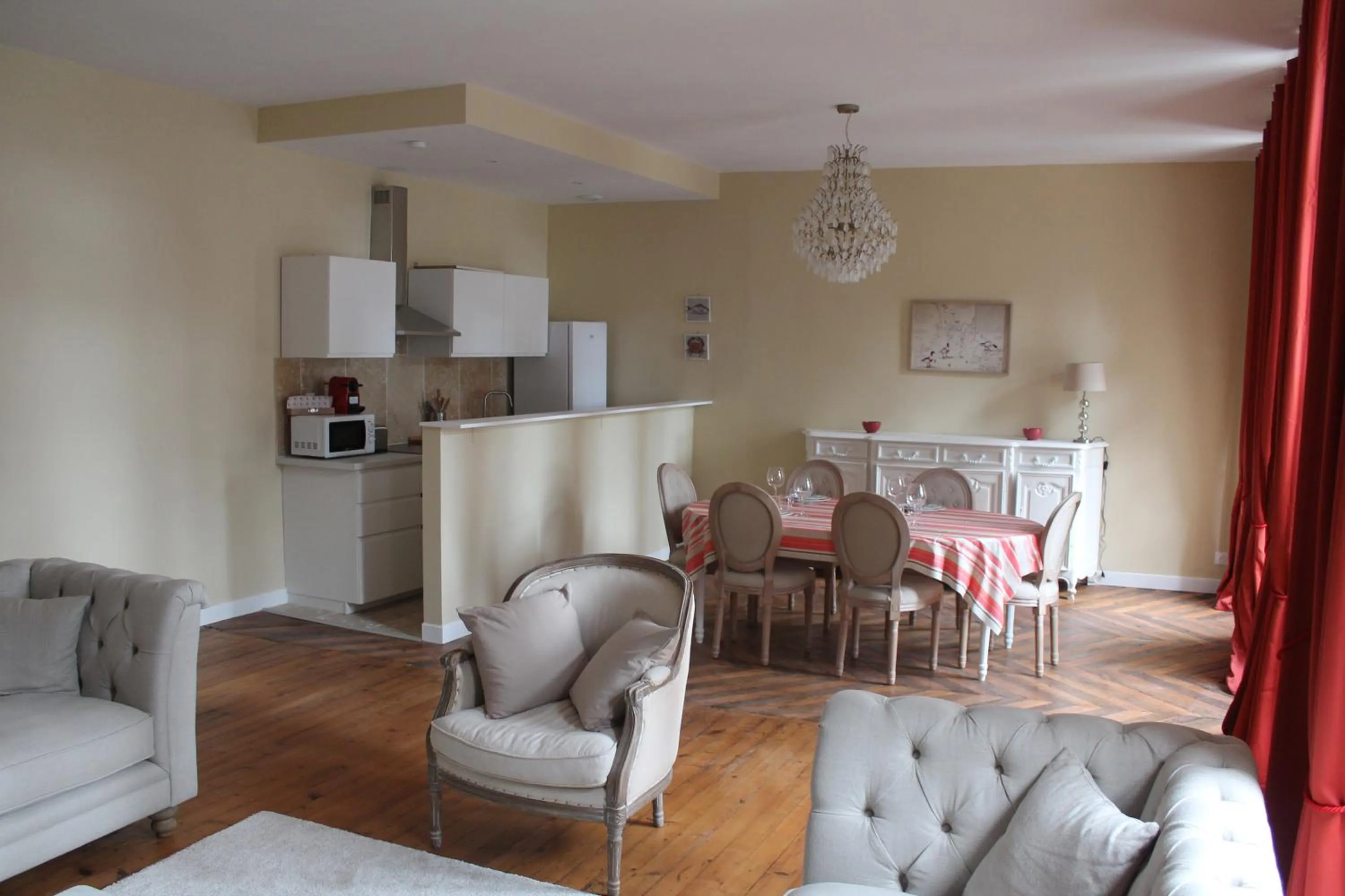 Kitchen or kitchenette in Duc de Bretagne Luxury Apparthotel