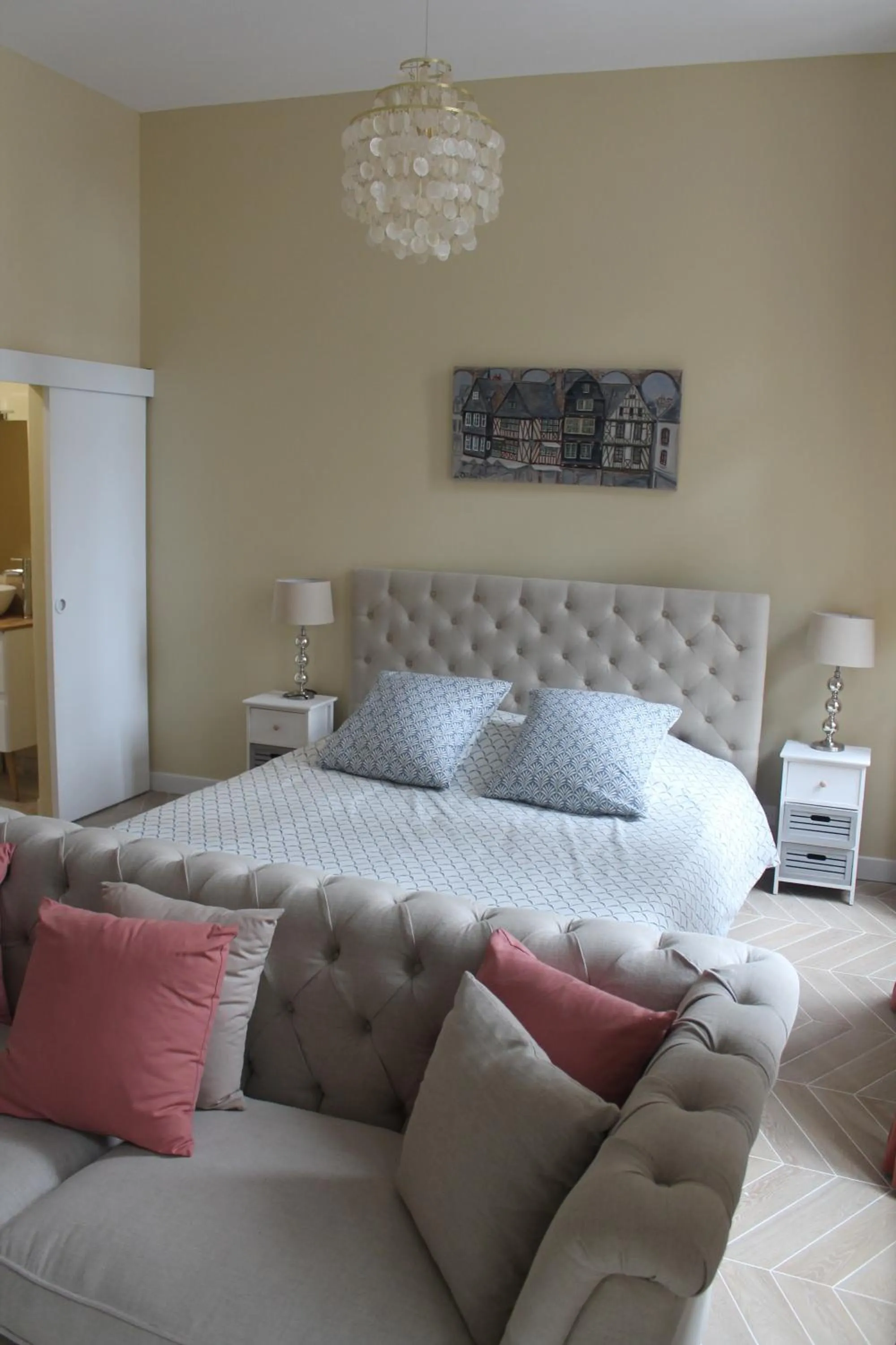 Bed in Duc de Bretagne Luxury Apparthotel