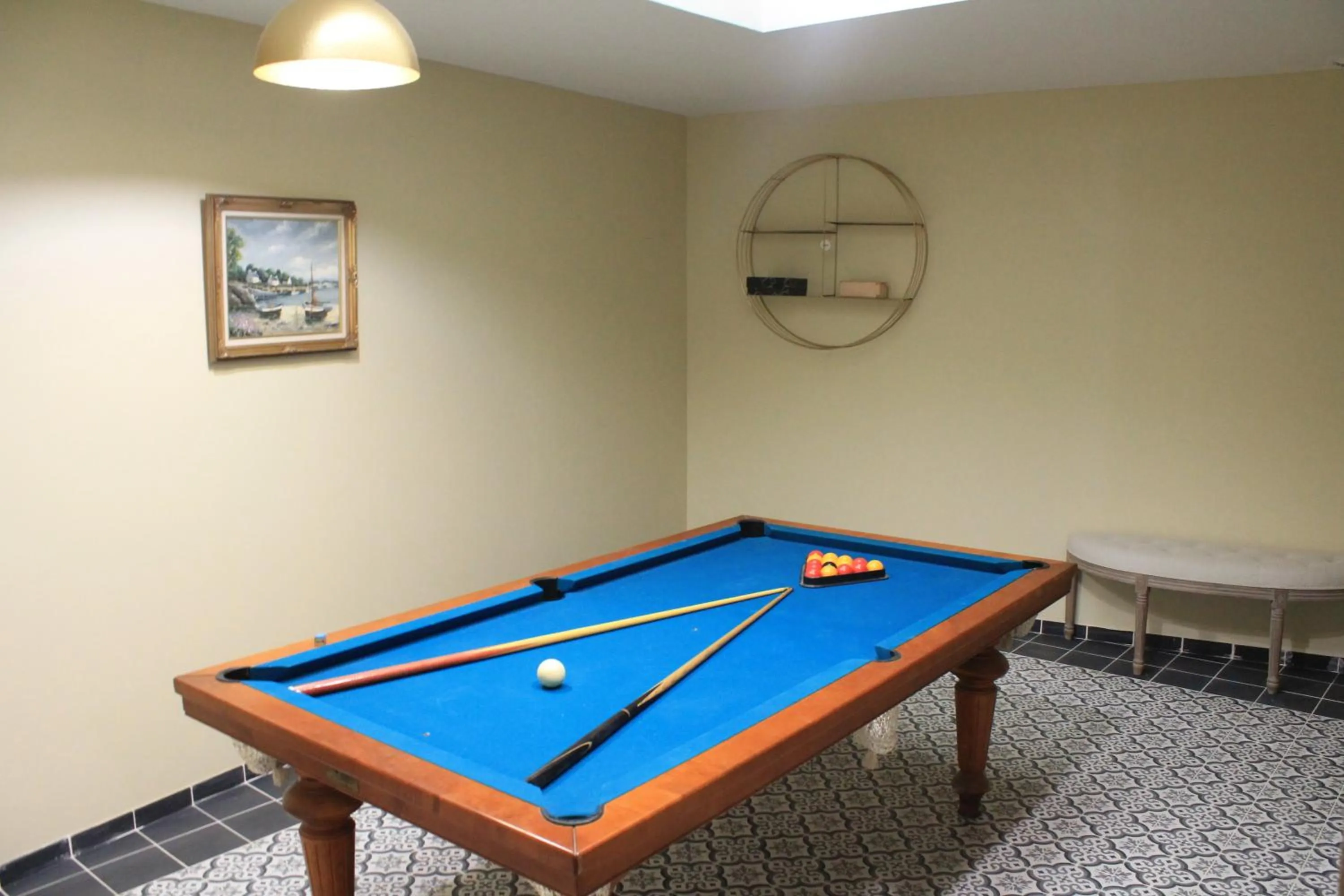 Billiard in Duc de Bretagne Luxury Apparthotel