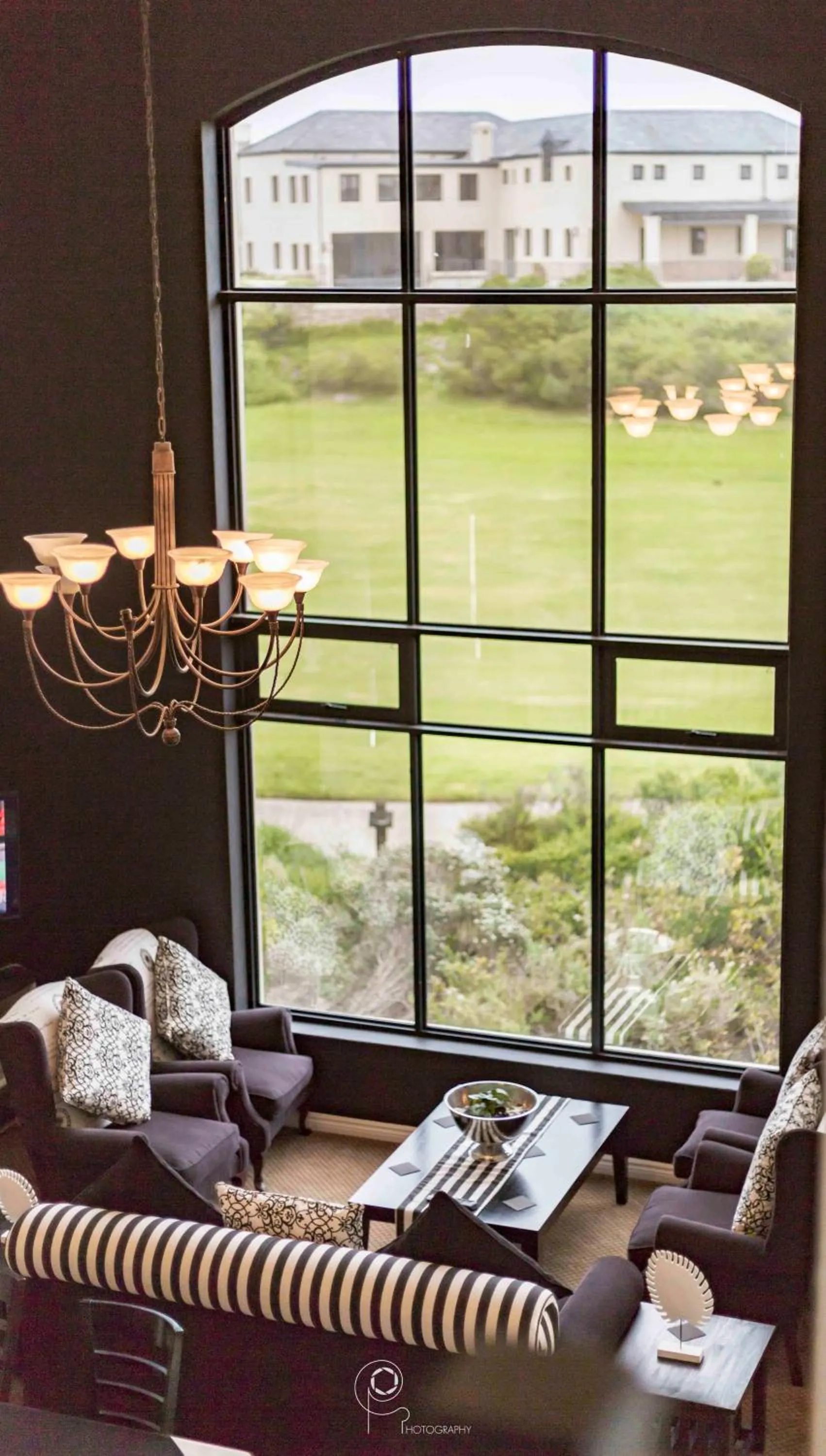 Lounge or bar in The Lodge at Atlantic Beach