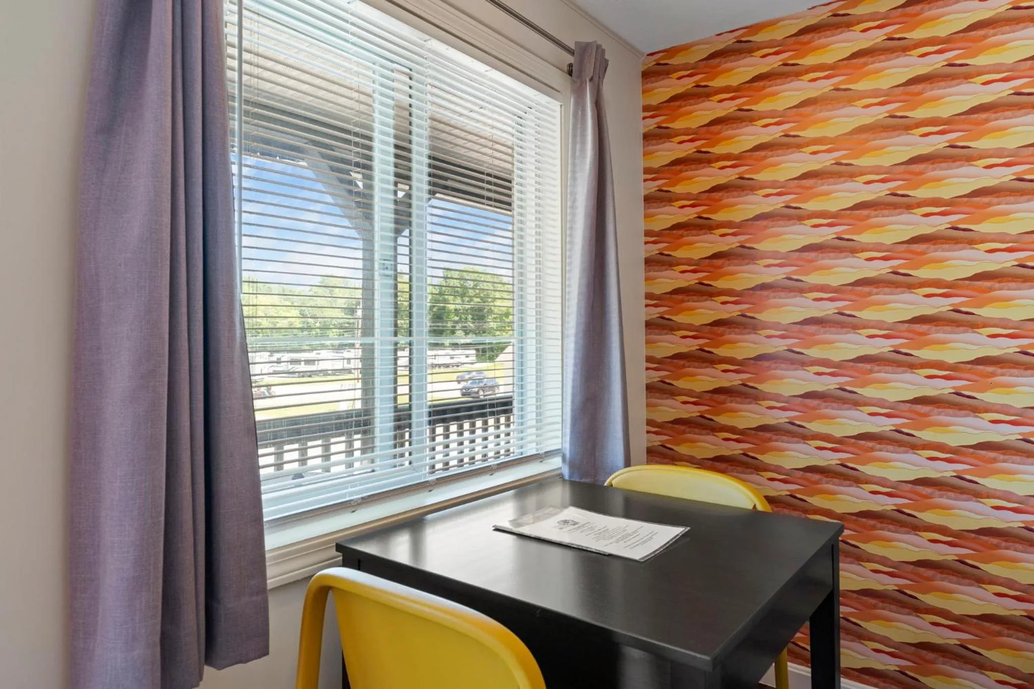 Dining area in Wagon Wheel Motel