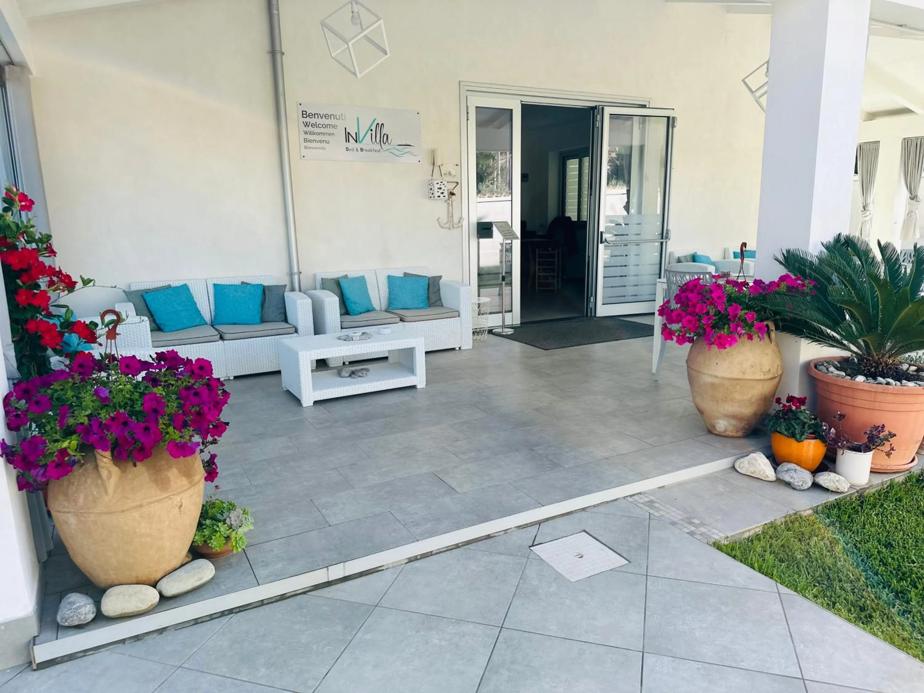 Patio in InVilla Bed&Breakfast - Quality Rooms