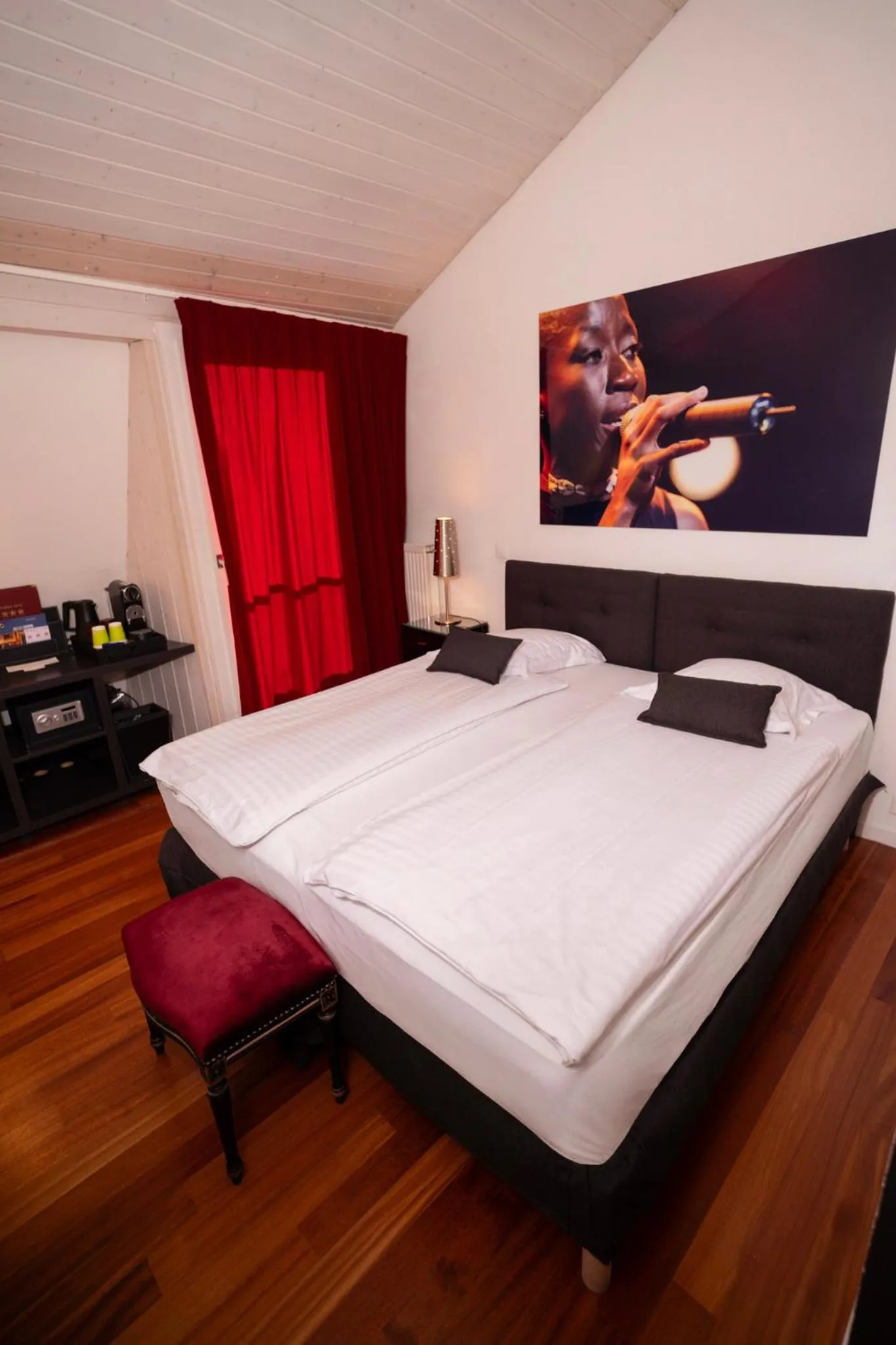 Bed in Tralala Hotel Montreux