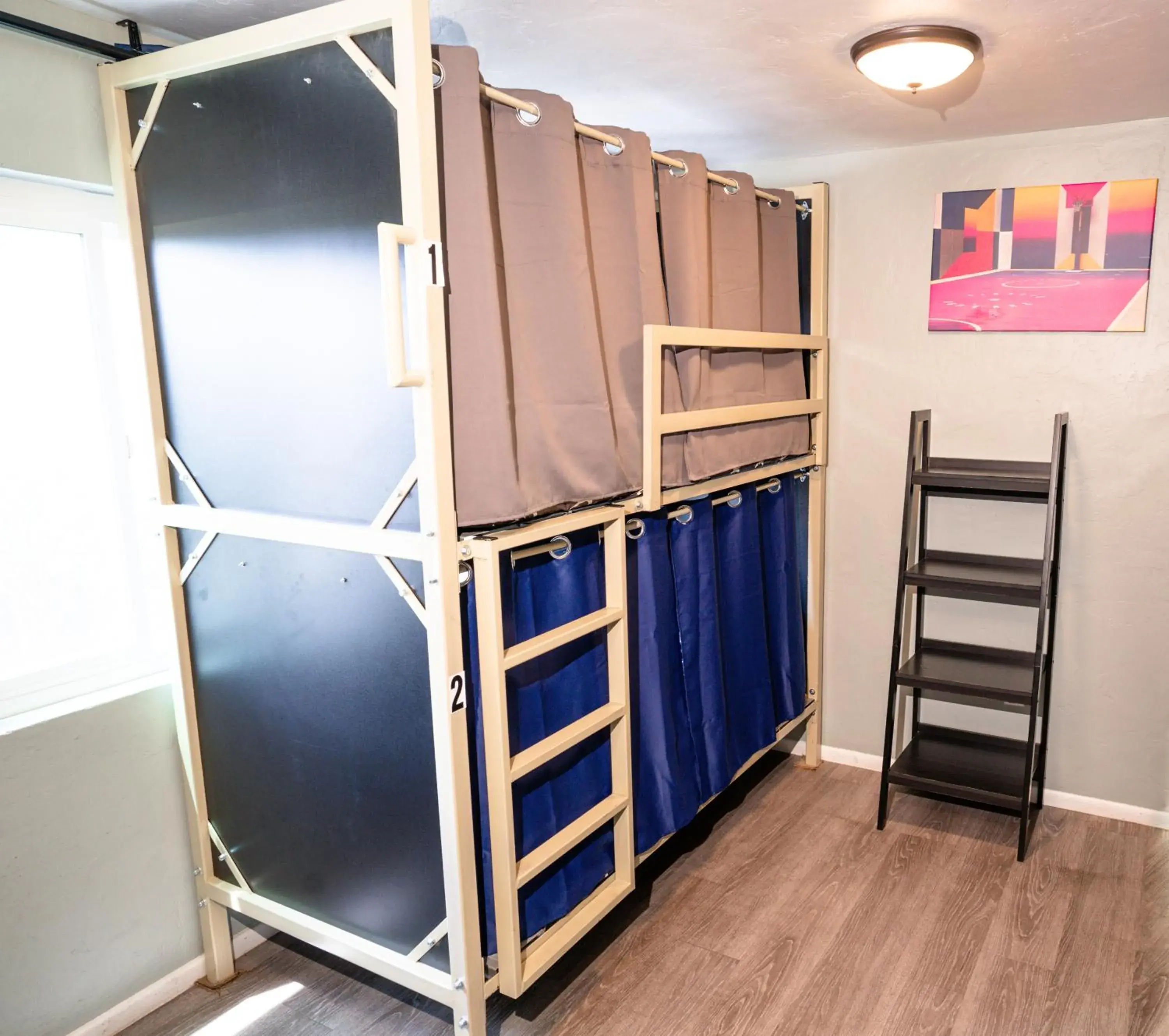 Bed in 4-Bed Mixed Dormitory Room in California Dreams Hostel - Ocean Beach Bed in 4-Bed Mixed Dormitory Room in California Dreams Hostel - Ocean Beach