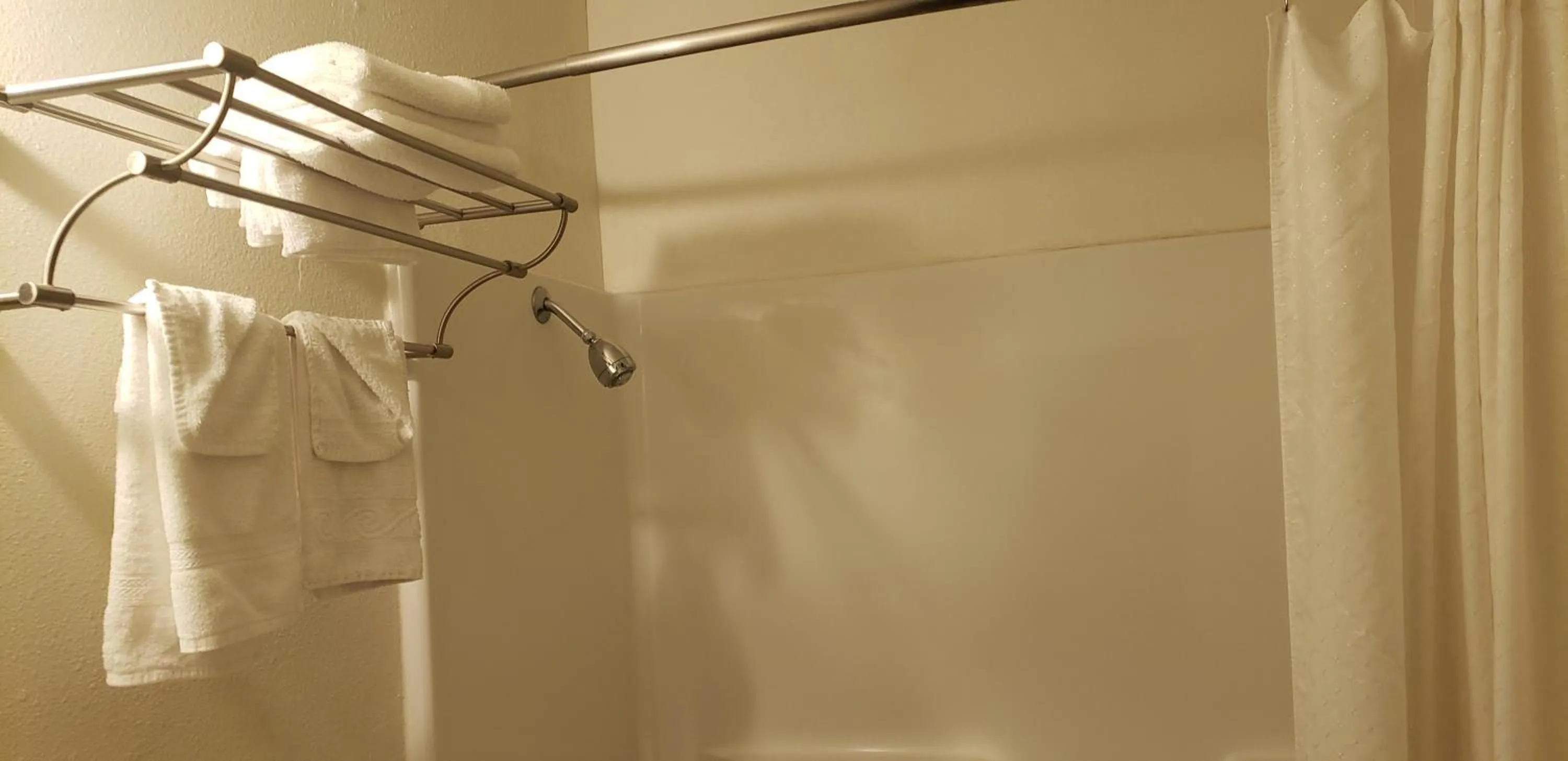 Bathroom in STAY INN Burlington