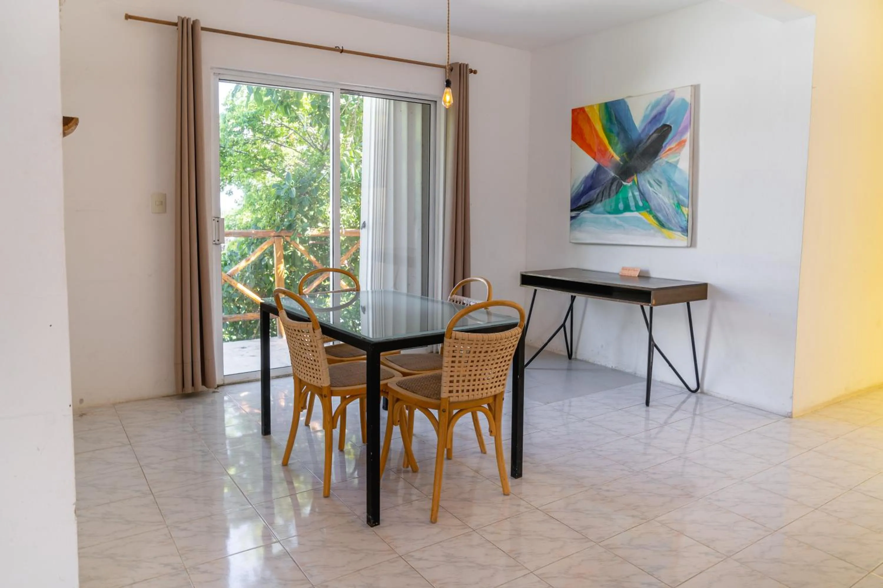 Dining area in Rustik-inn Rooms