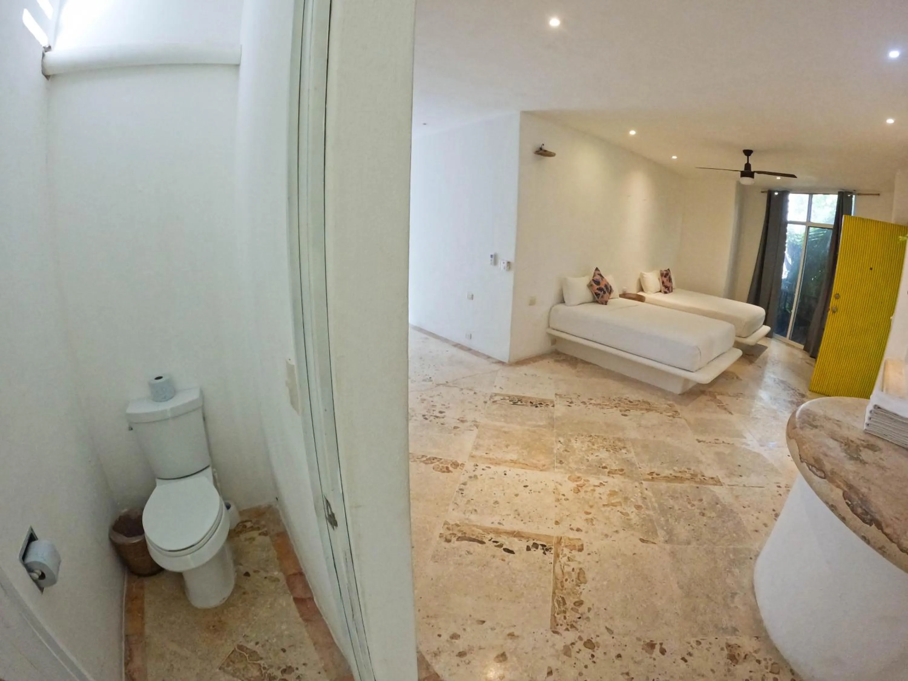 Toilet in Rustik-inn Rooms