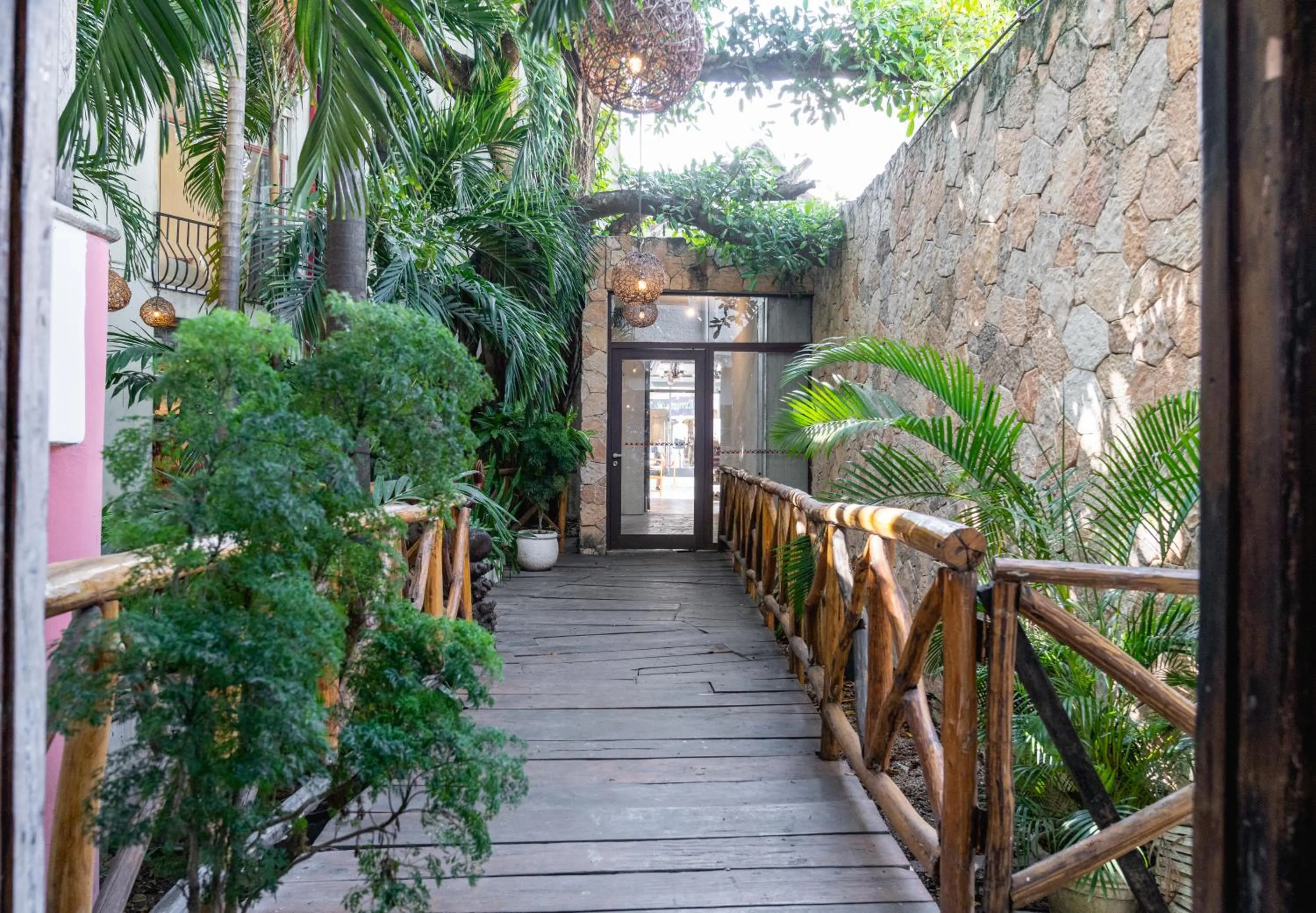 Patio in Rustik-inn Rooms