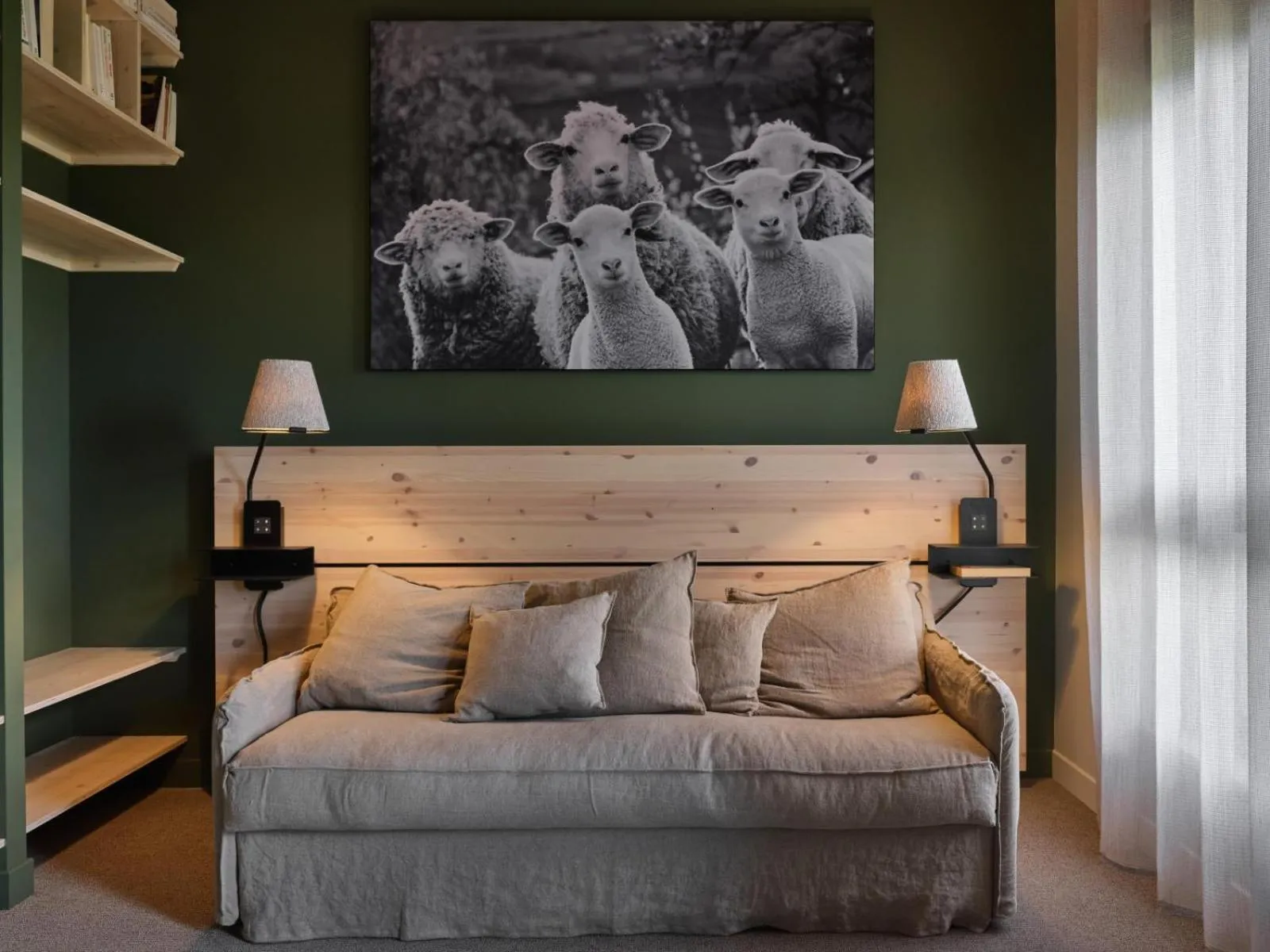 Bedroom, Bed in BERCAIL