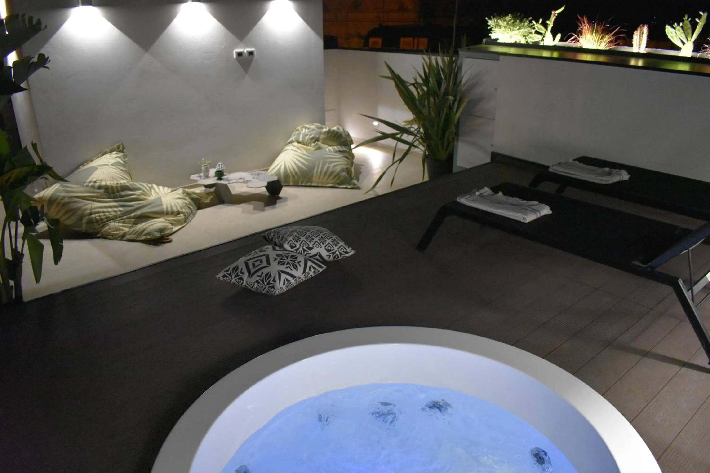 Hot Tub in SCIABICA SUITE - Sicilian Experience