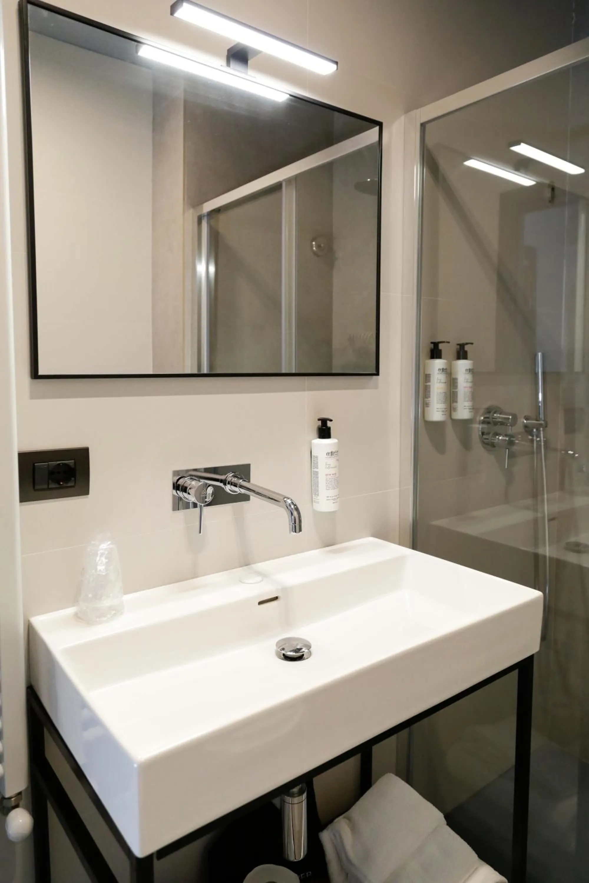 Bathroom in Arryvo Hotel