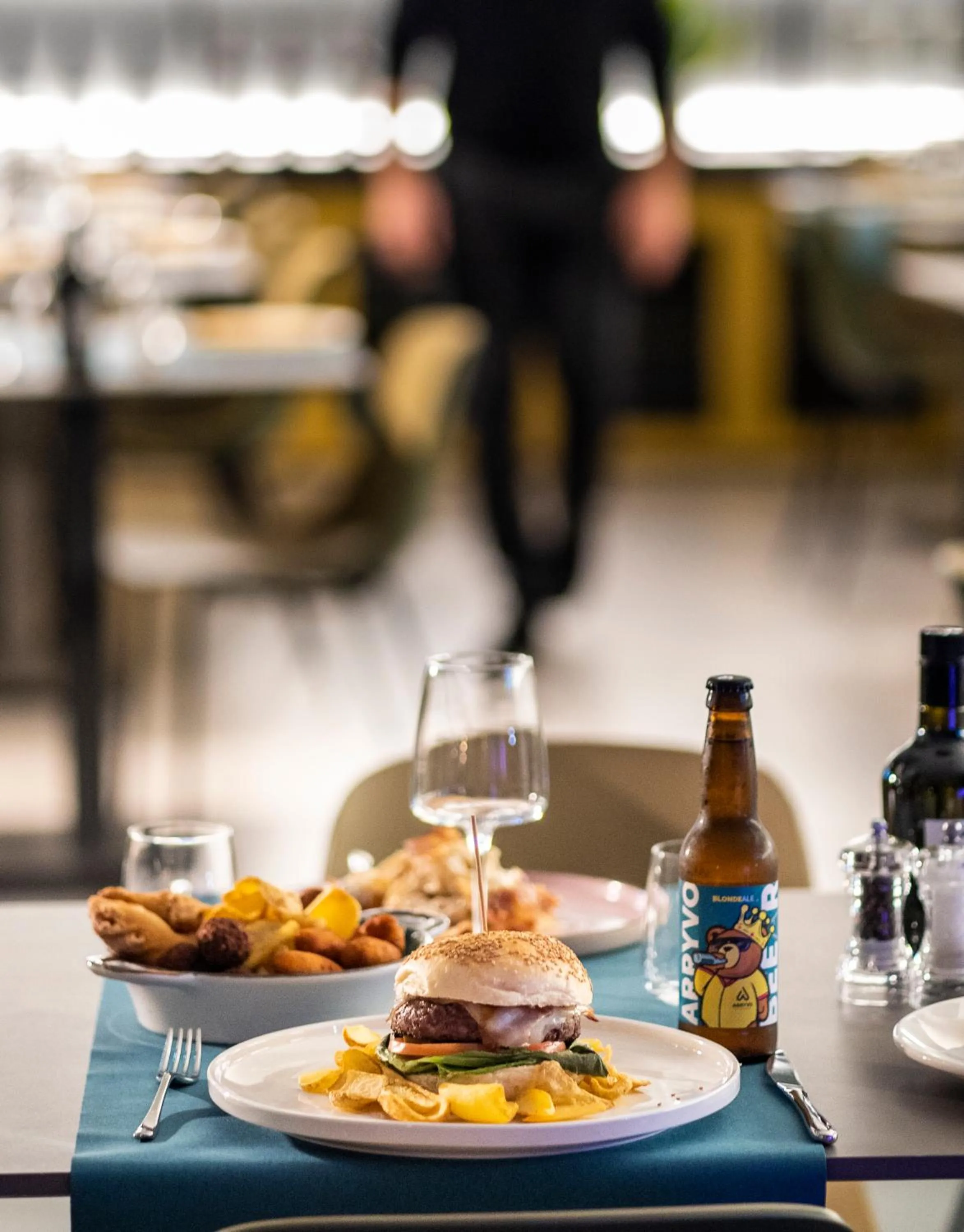 Restaurant/places to eat in Arryvo Hotel