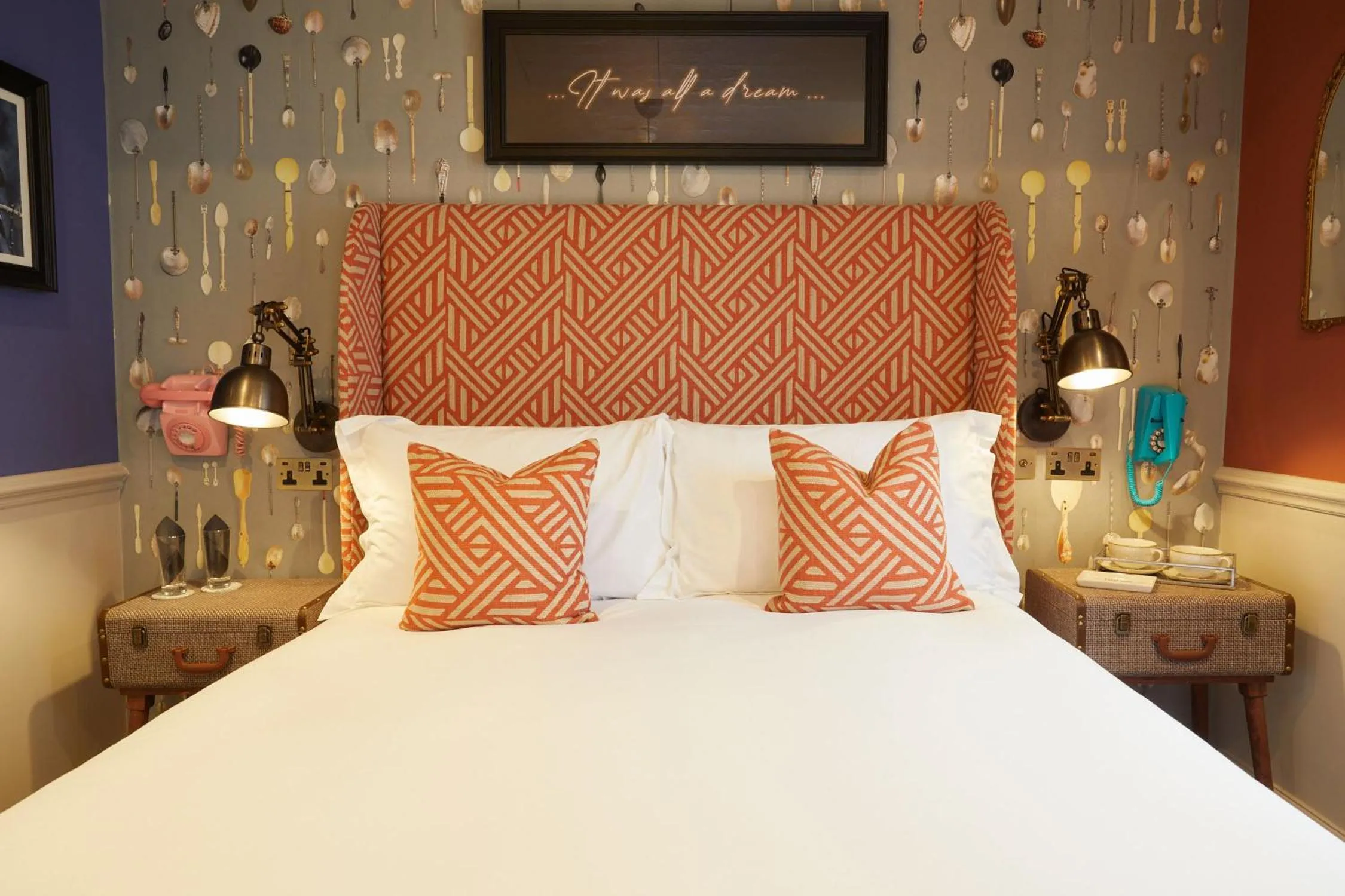 Bed in The Kings Arms Pub & Boutique Rooms