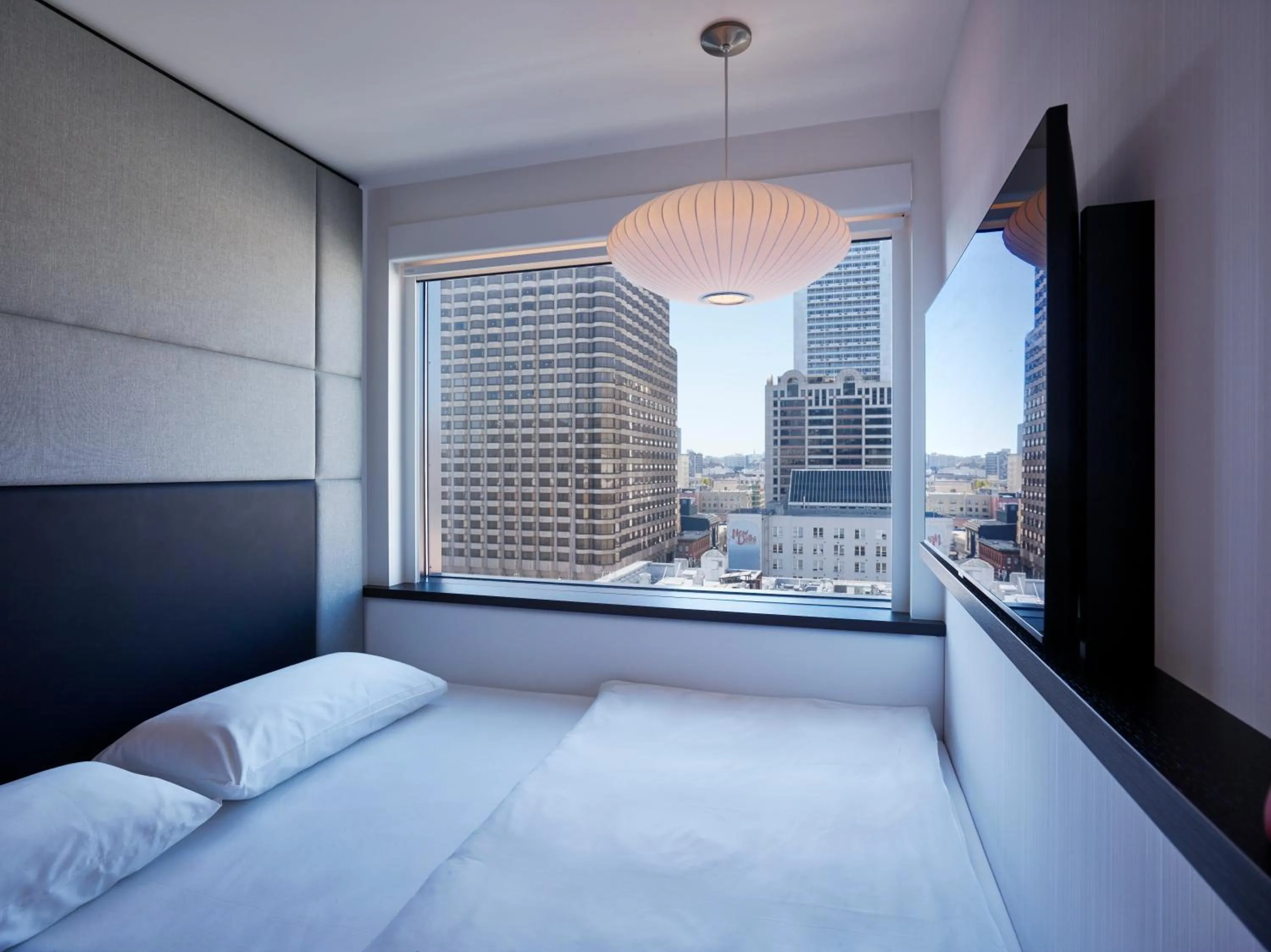 City view, Bed in citizenM San Francisco Union Square