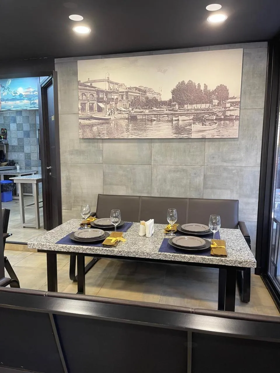 Restaurant/places to eat in Batumi West Hotel