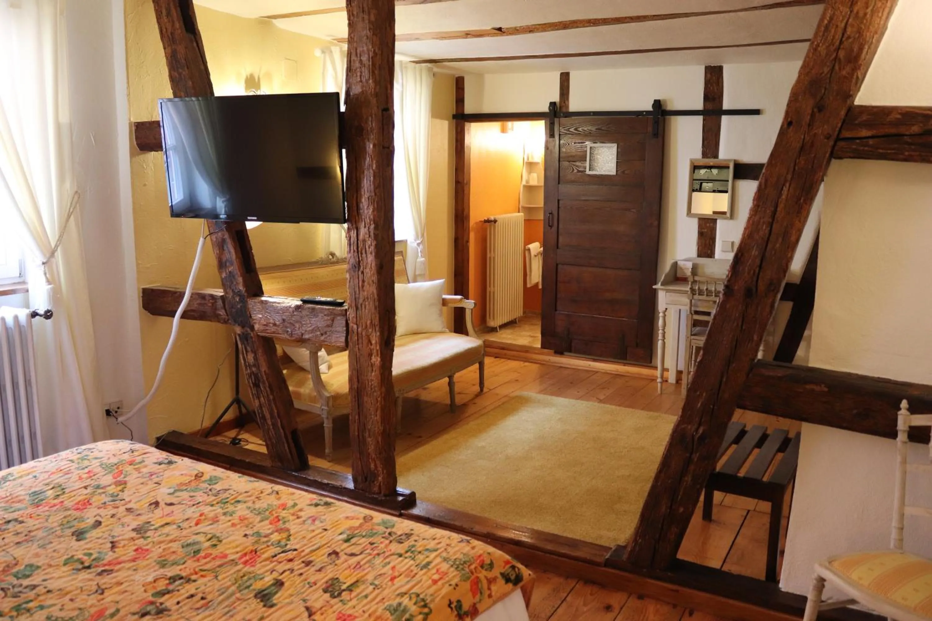 Bed in Hotel de Charme 'zum Schiff'