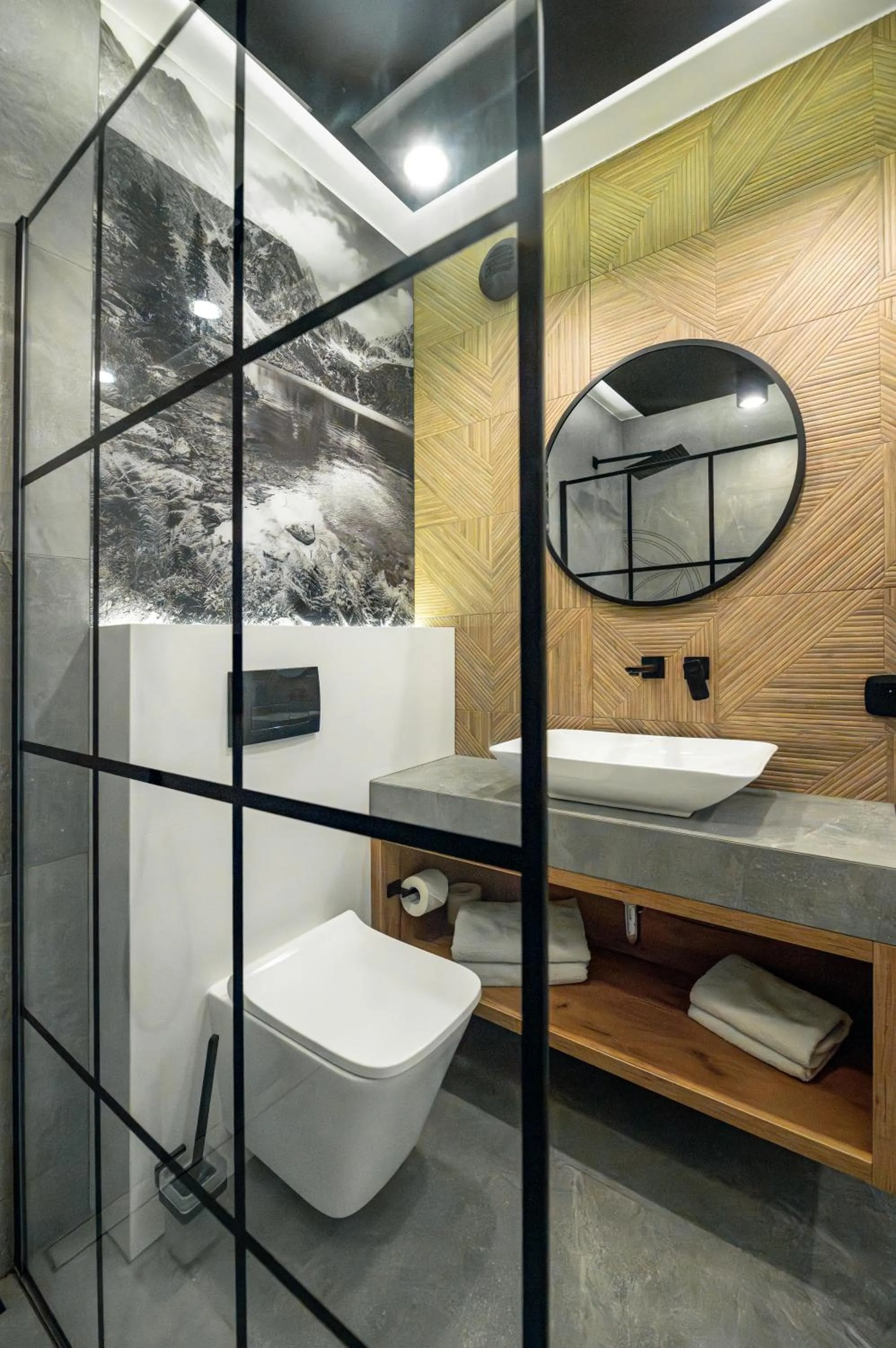 Shower in Tatra Square Apartments